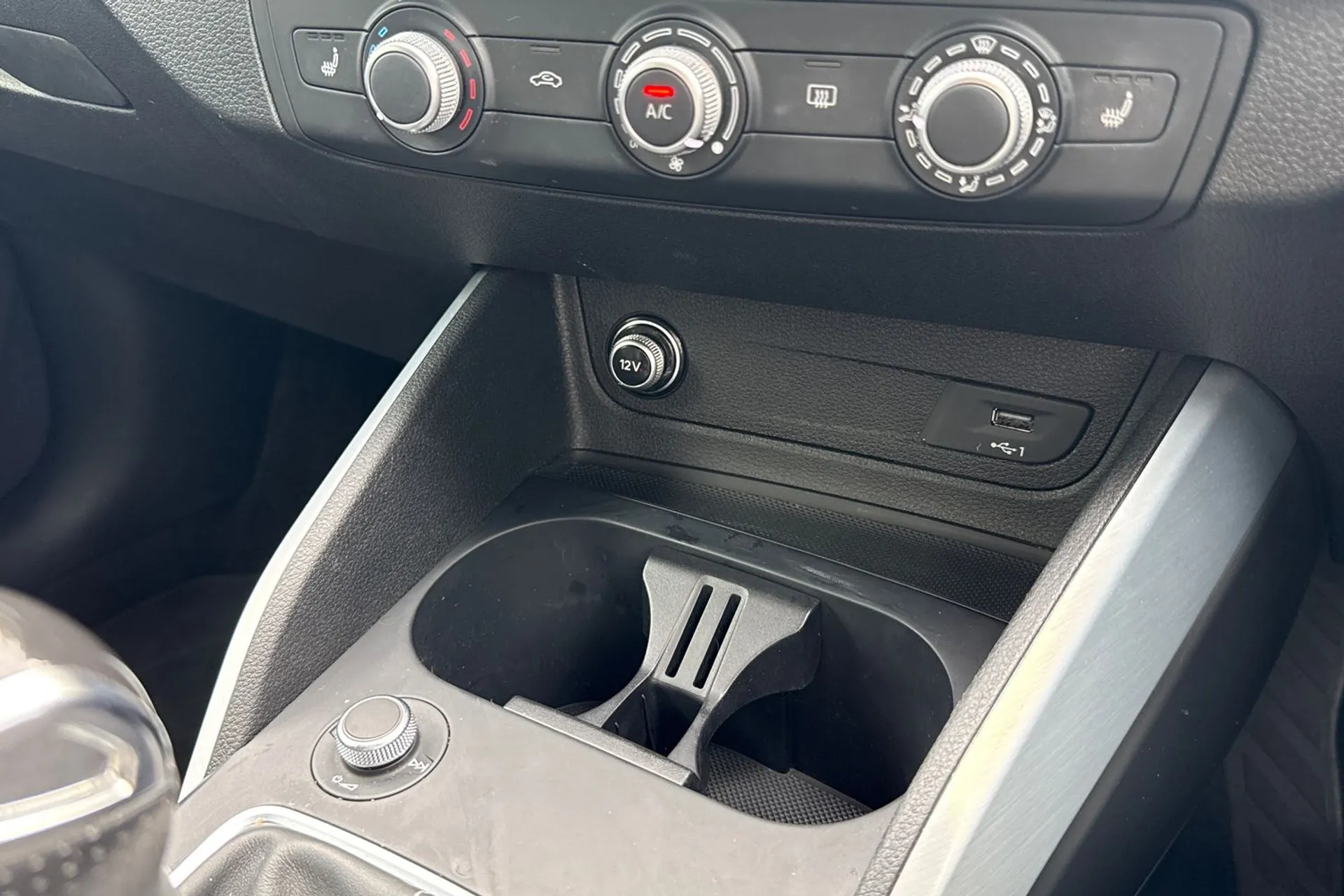 Audi Q2 thumbnail image number 42
