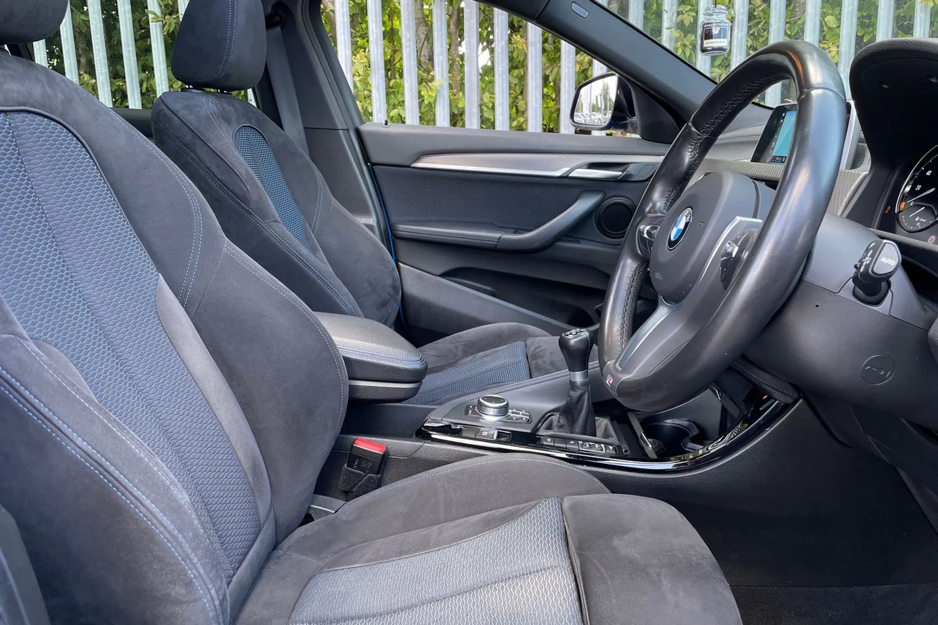 BMW X2 thumbnail image number 25