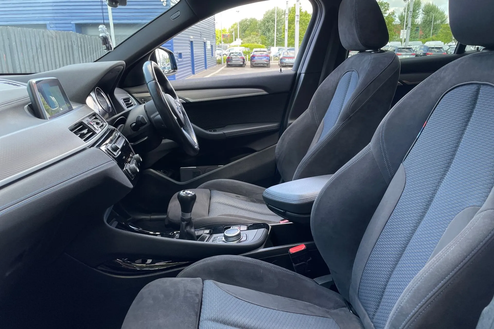BMW X2 thumbnail image number 28