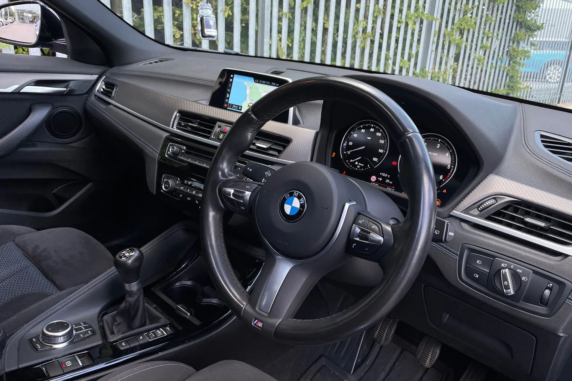 BMW X2 thumbnail image number 26