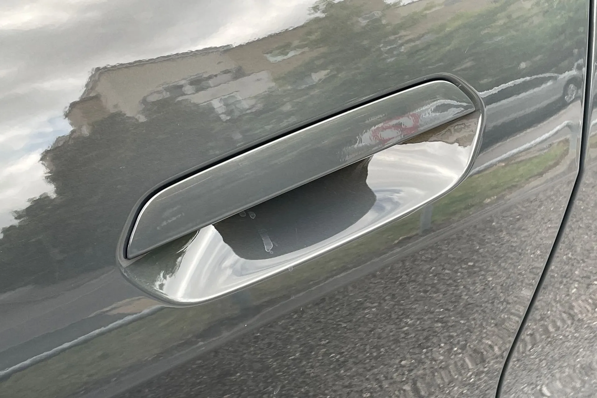 BMW I4 thumbnail image number 15