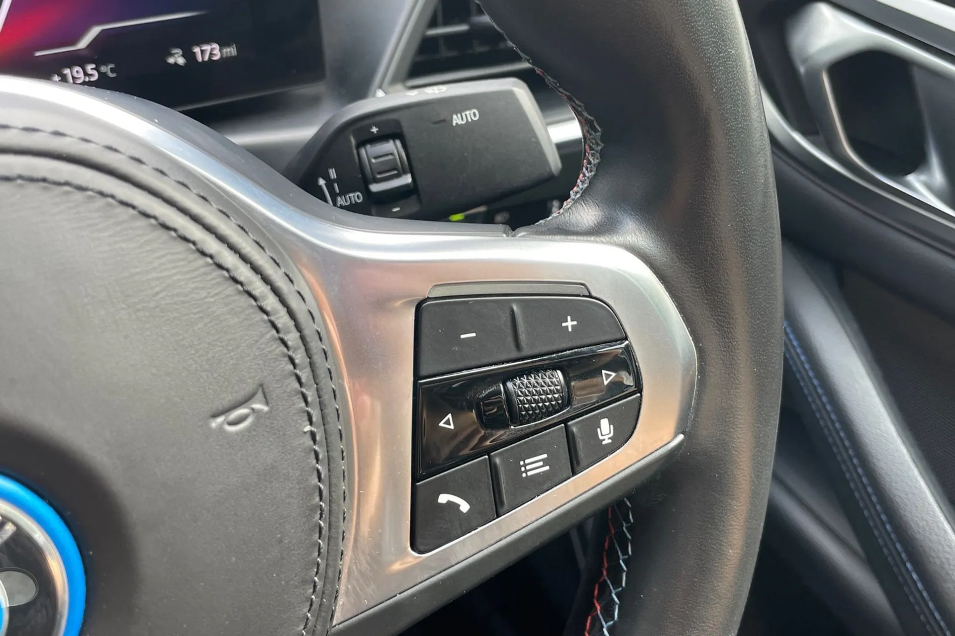 BMW I4 thumbnail image number 58