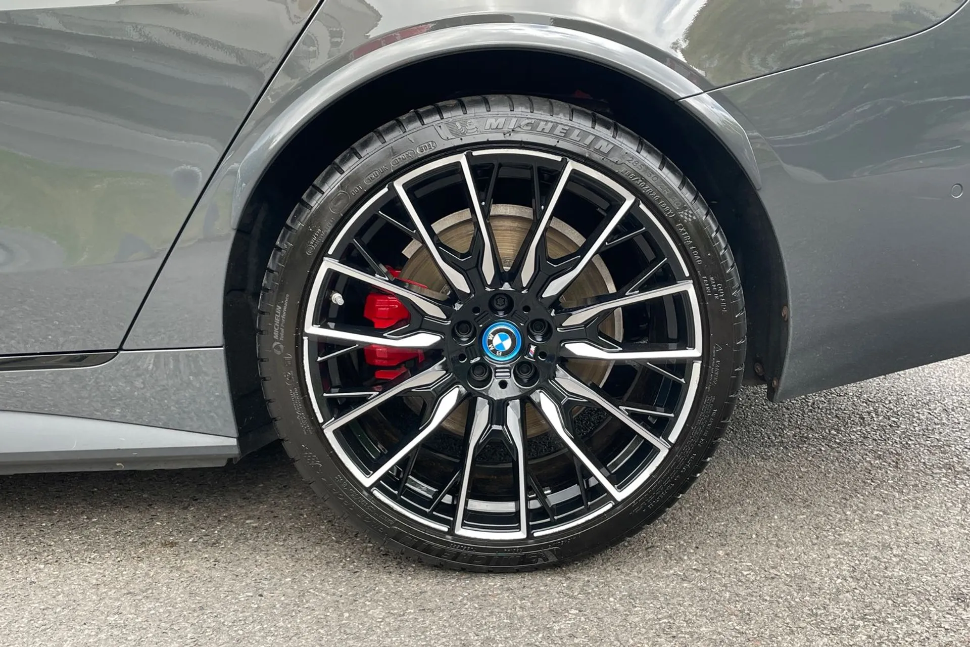 BMW I4 thumbnail image number 11