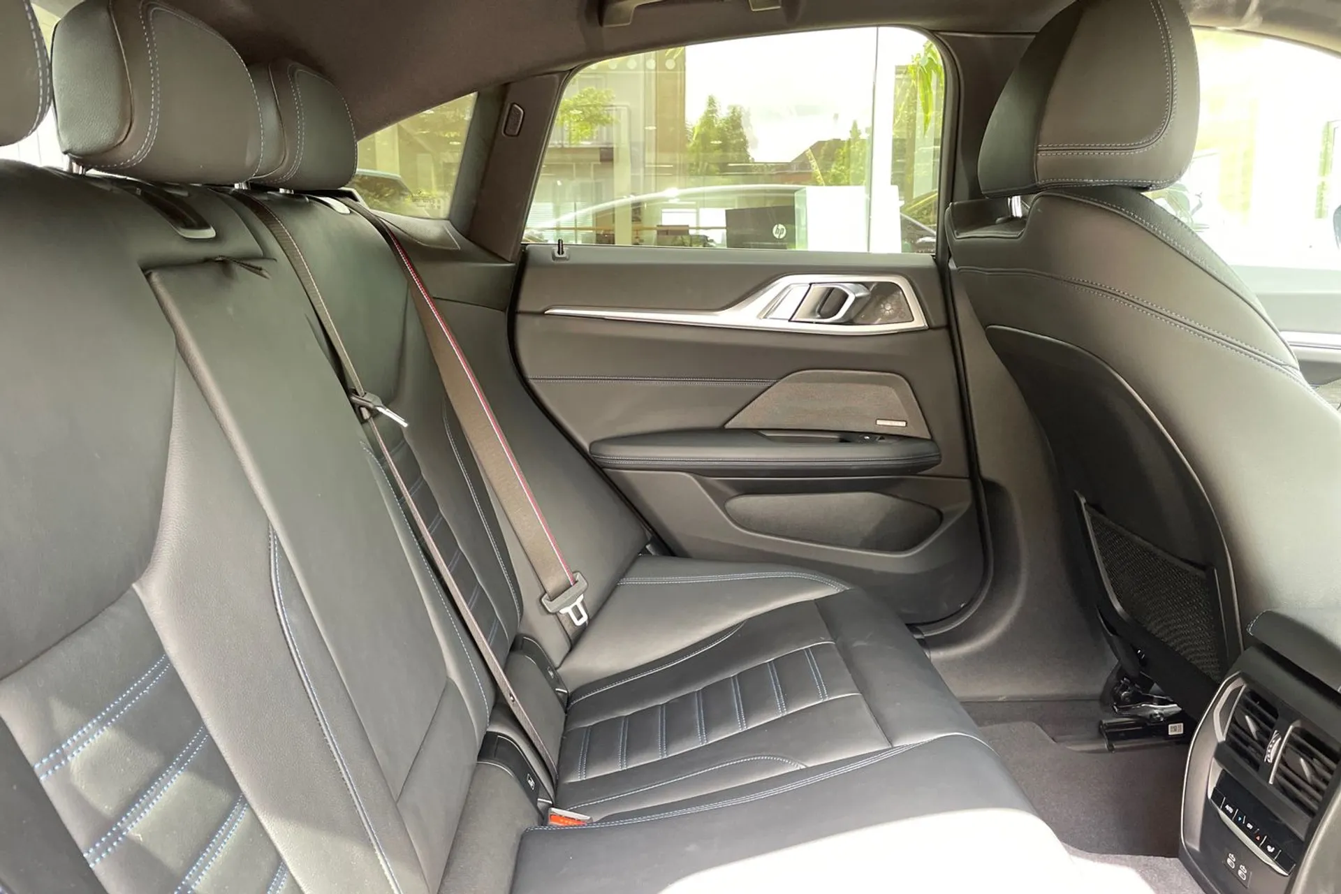BMW I4 thumbnail image number 21