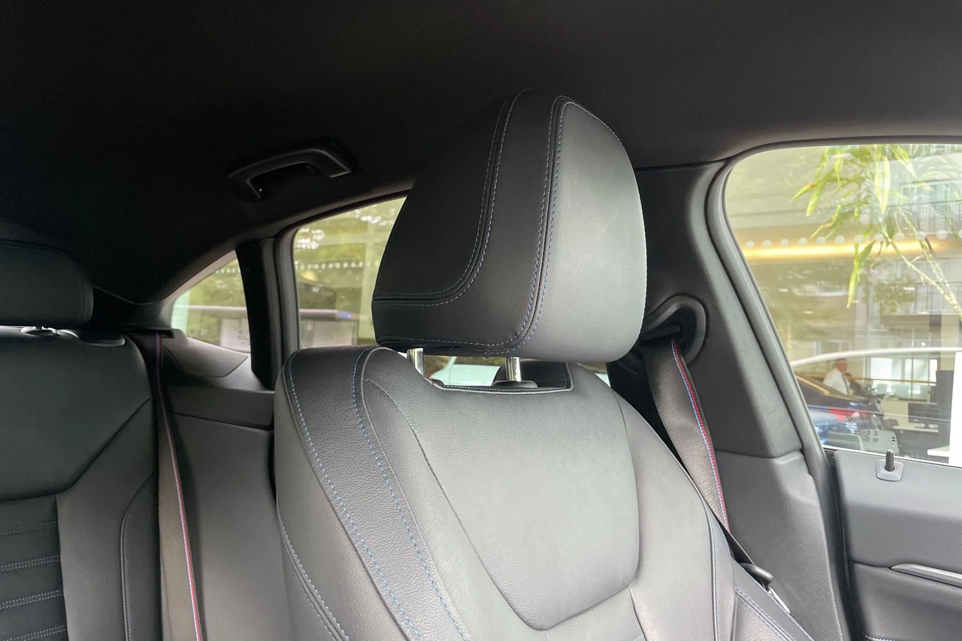 BMW I4 thumbnail image number 46