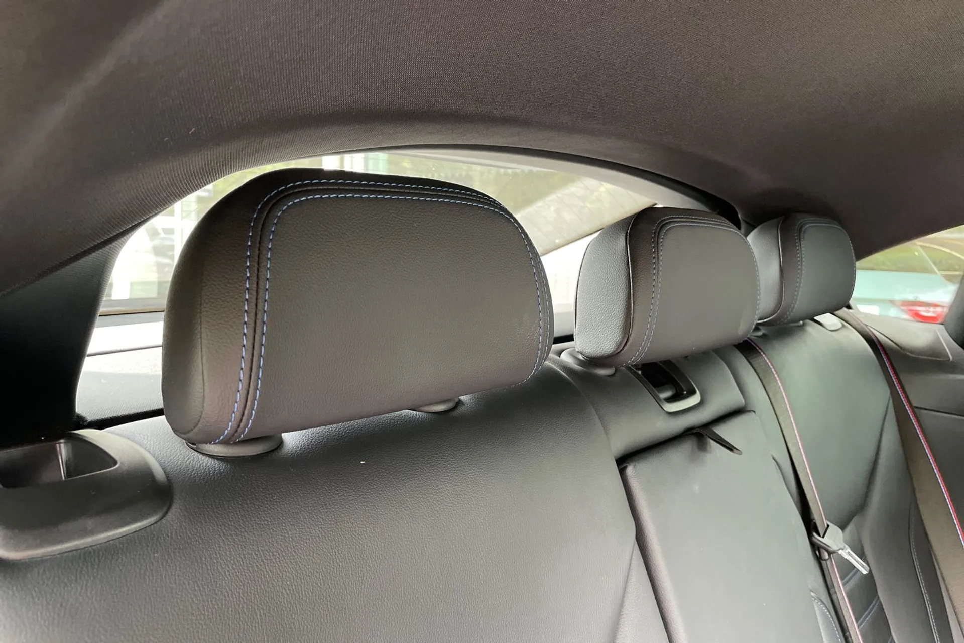 BMW I4 thumbnail image number 50