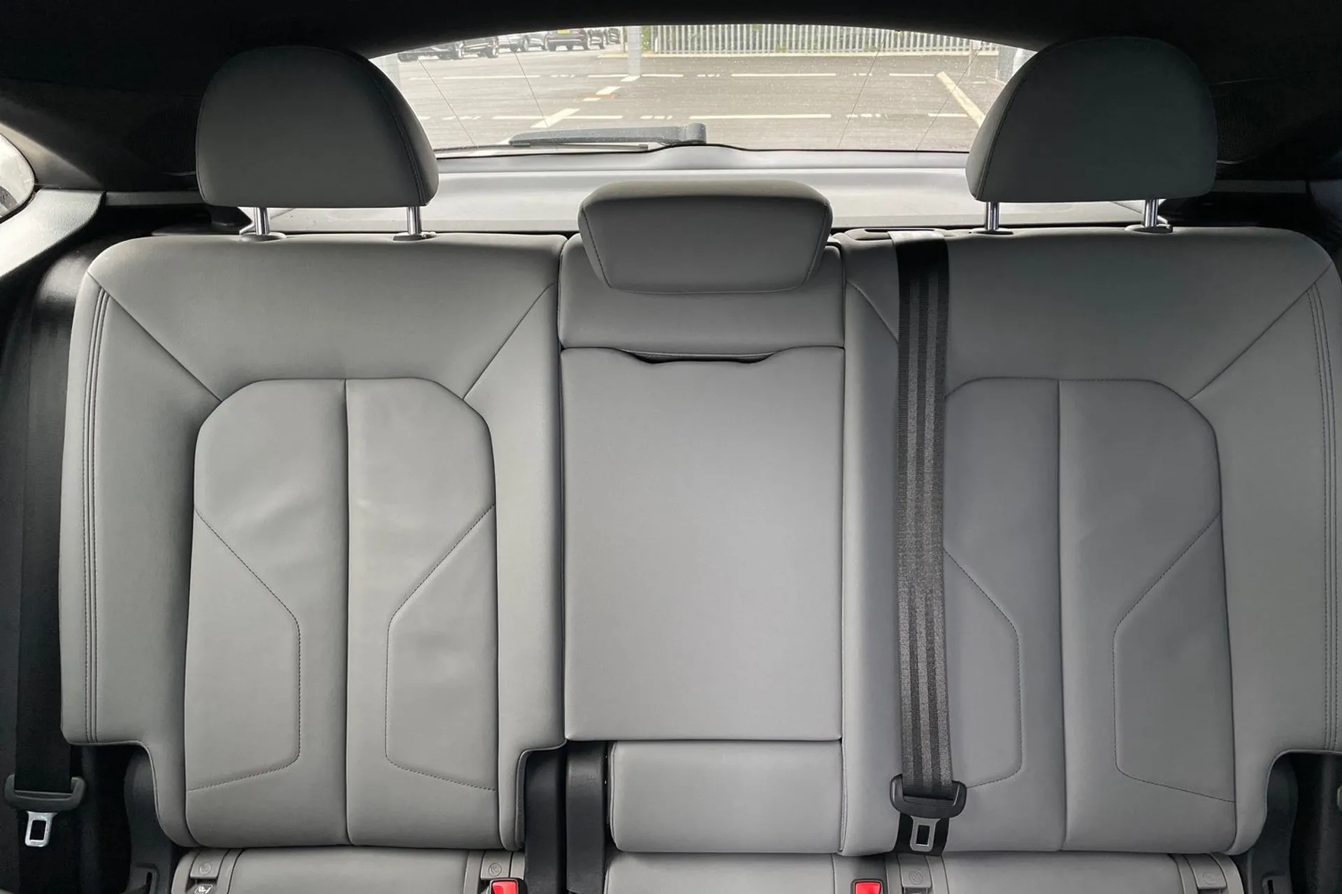 Audi Q3 thumbnail image number 35