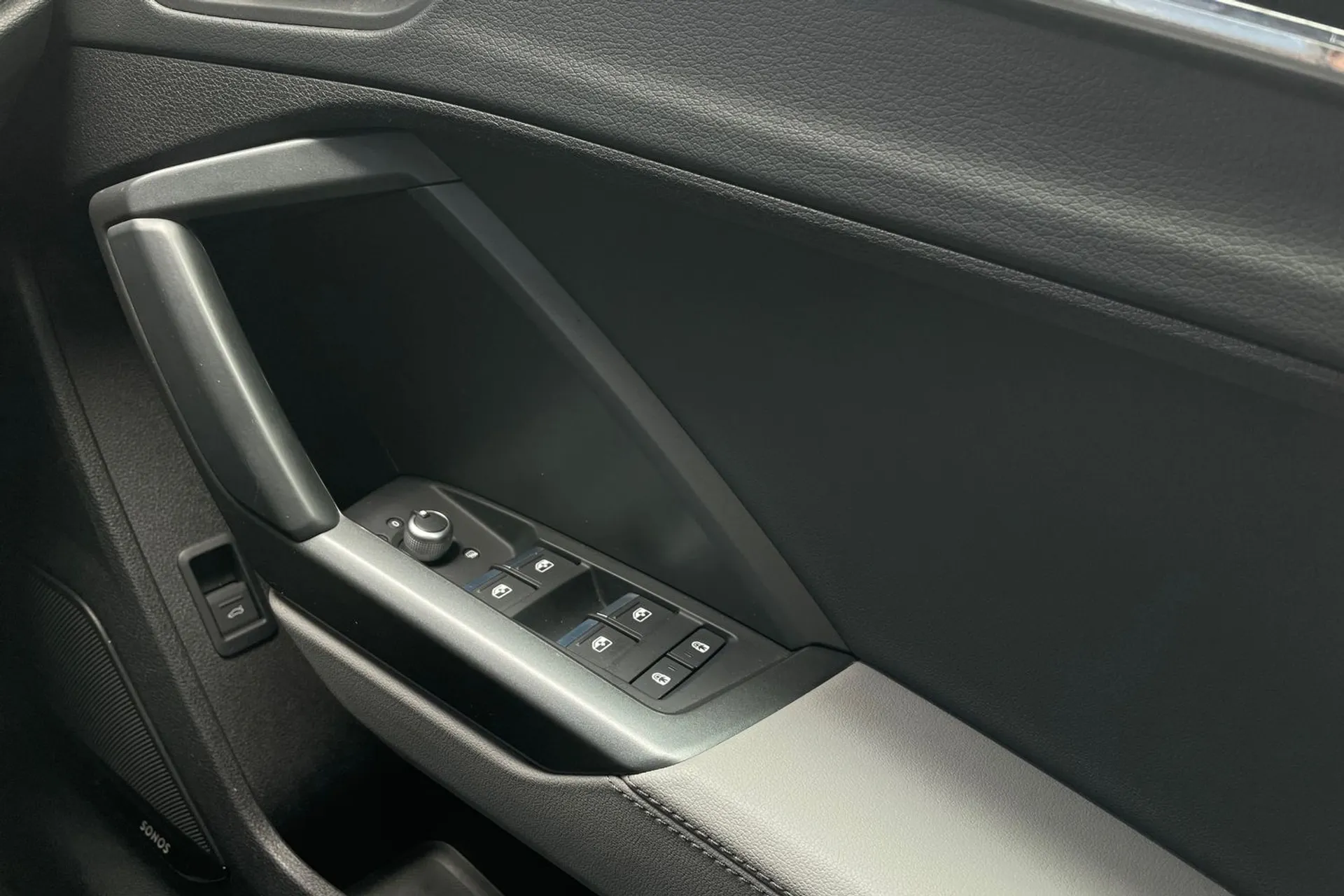 Audi Q3 thumbnail image number 42