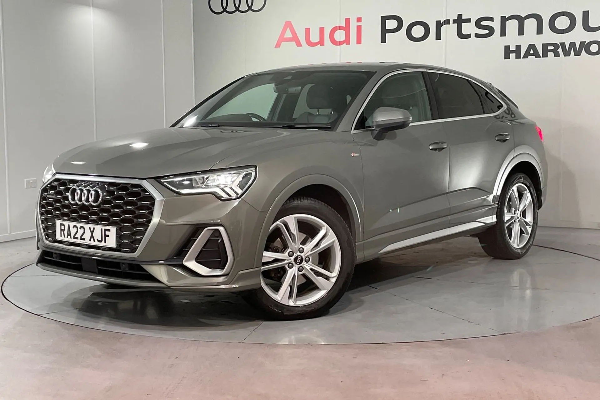 Audi Q3 thumbnail image number 5