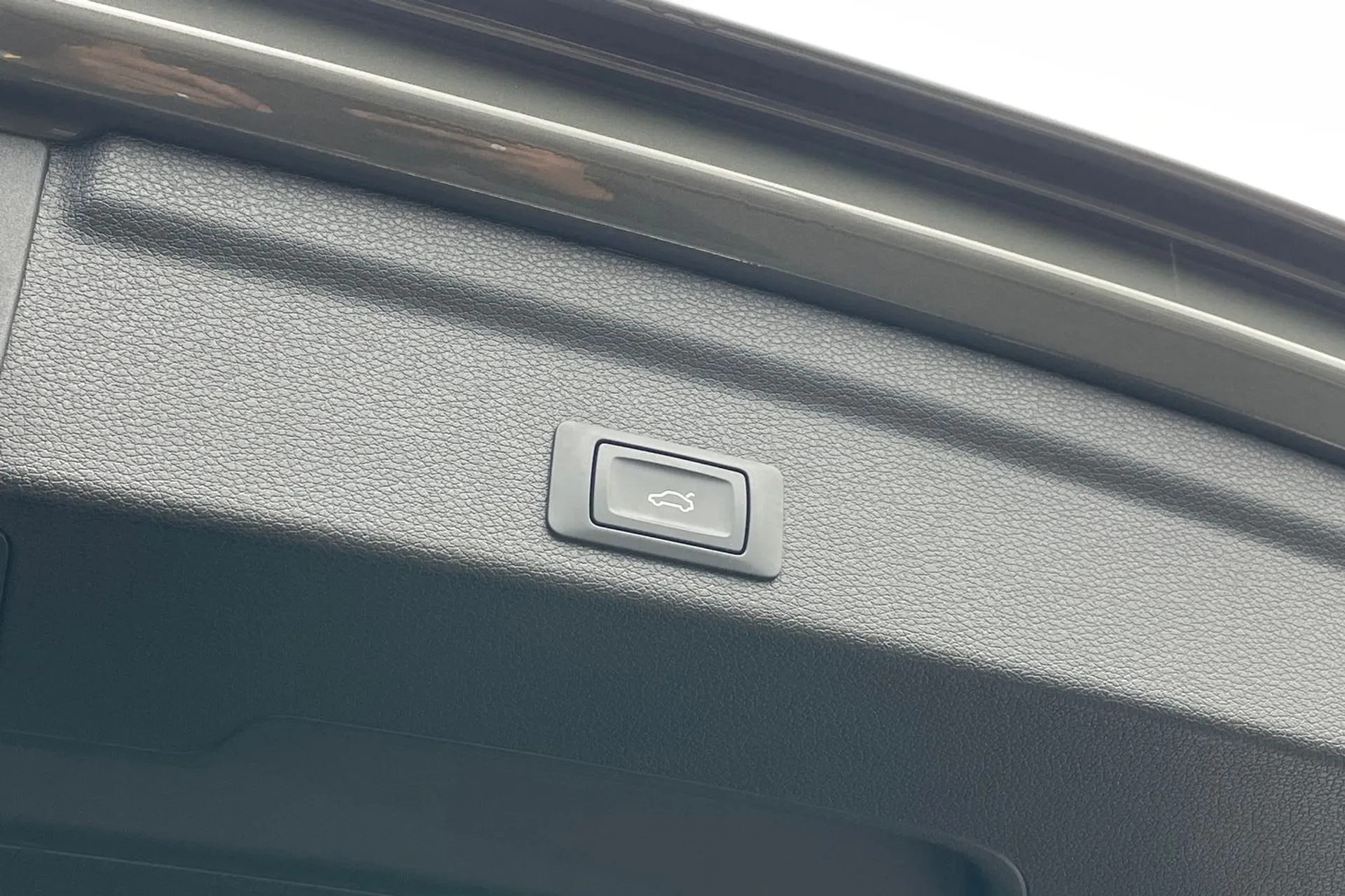 Audi Q3 thumbnail image number 19