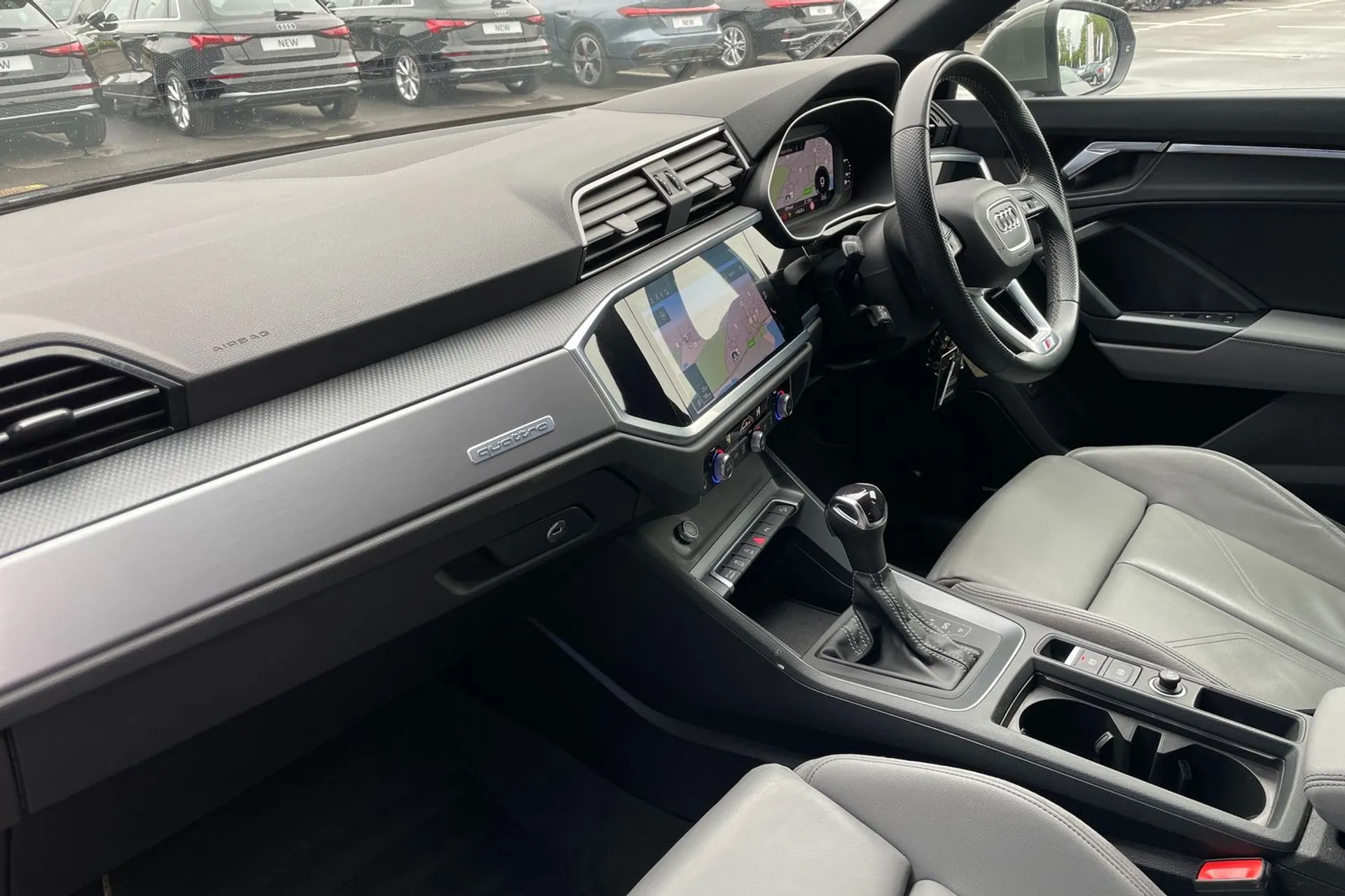 Audi Q3 thumbnail image number 30
