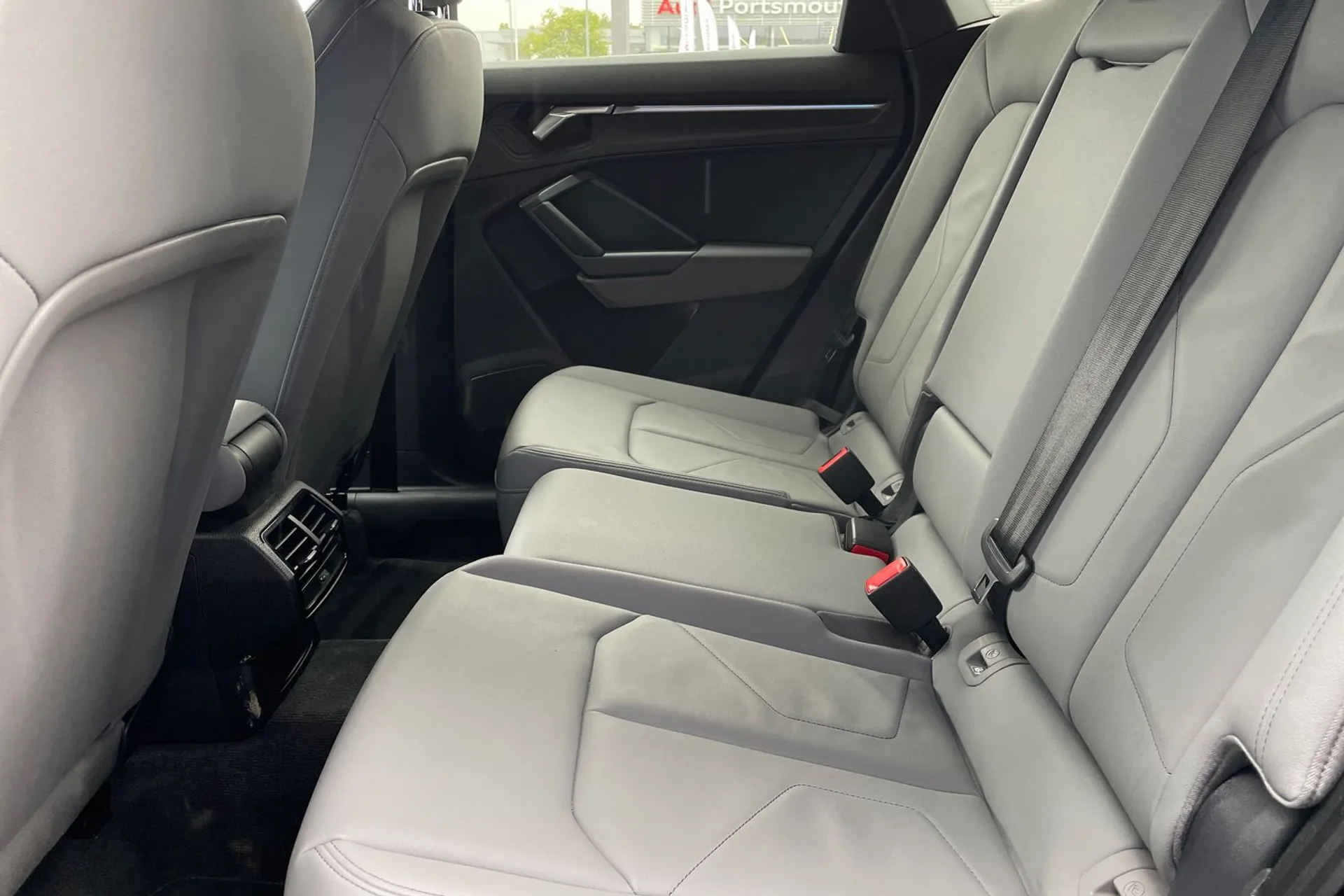 Audi Q3 thumbnail image number 34