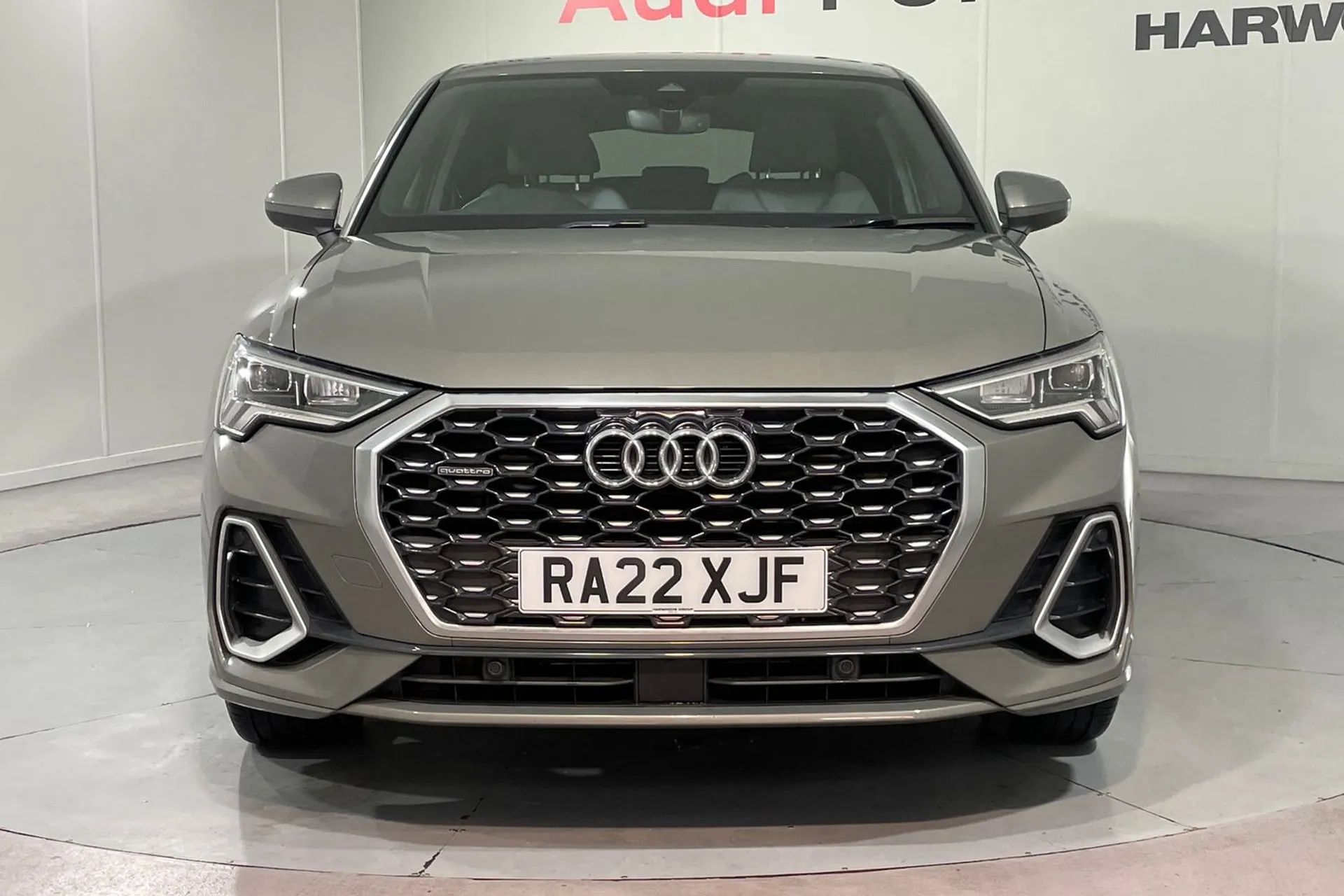 Audi Q3 thumbnail image number 6