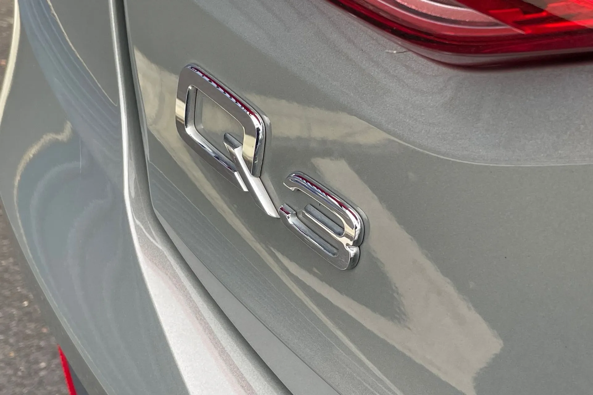 Audi Q3 thumbnail image number 25