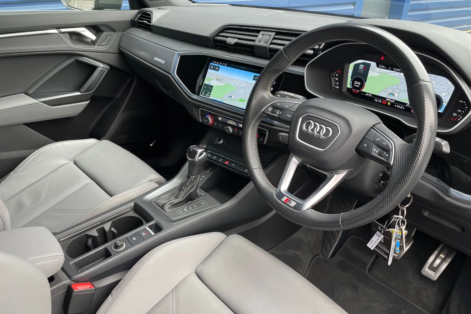 Audi Q3 thumbnail image number 28