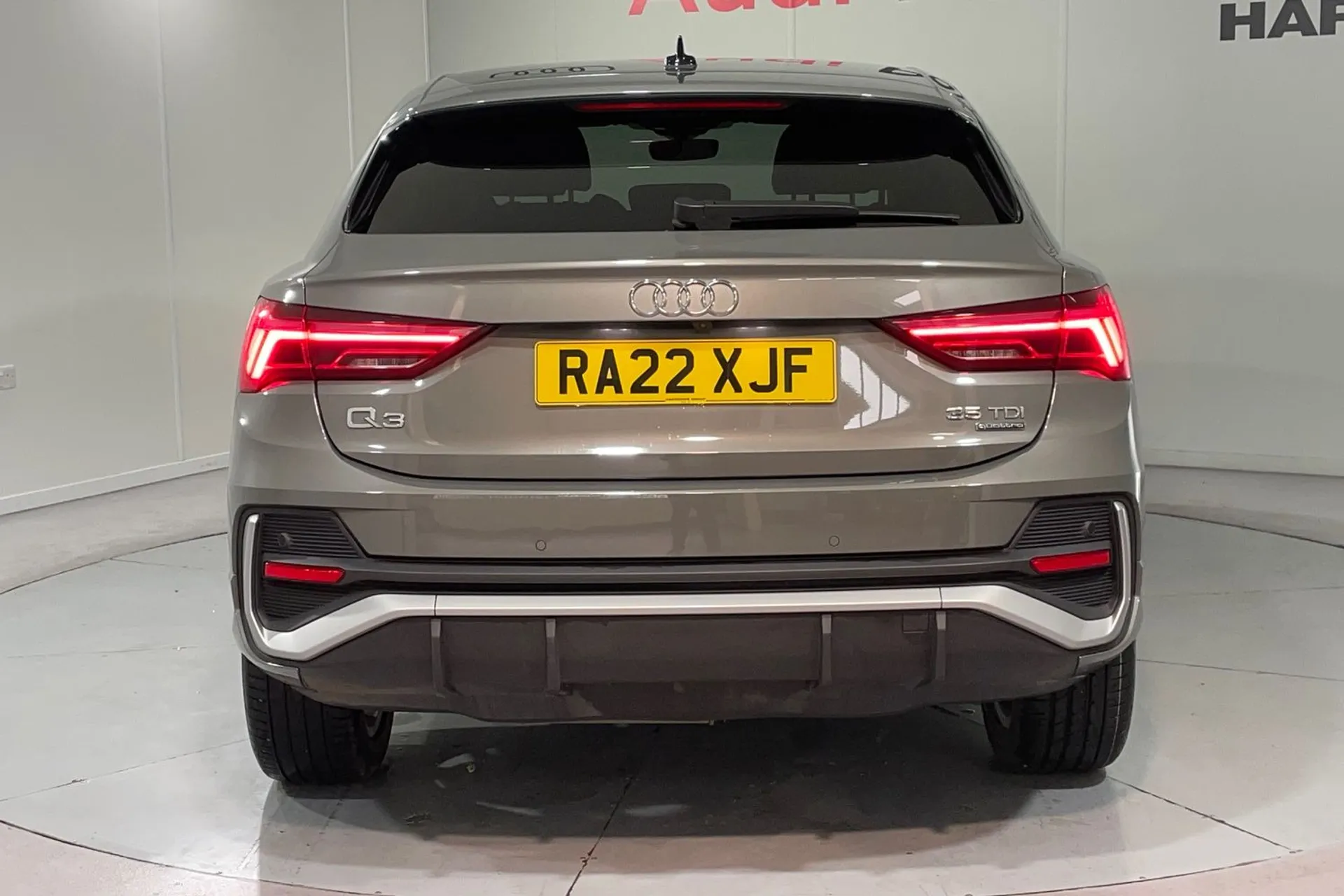 Audi Q3 thumbnail image number 7