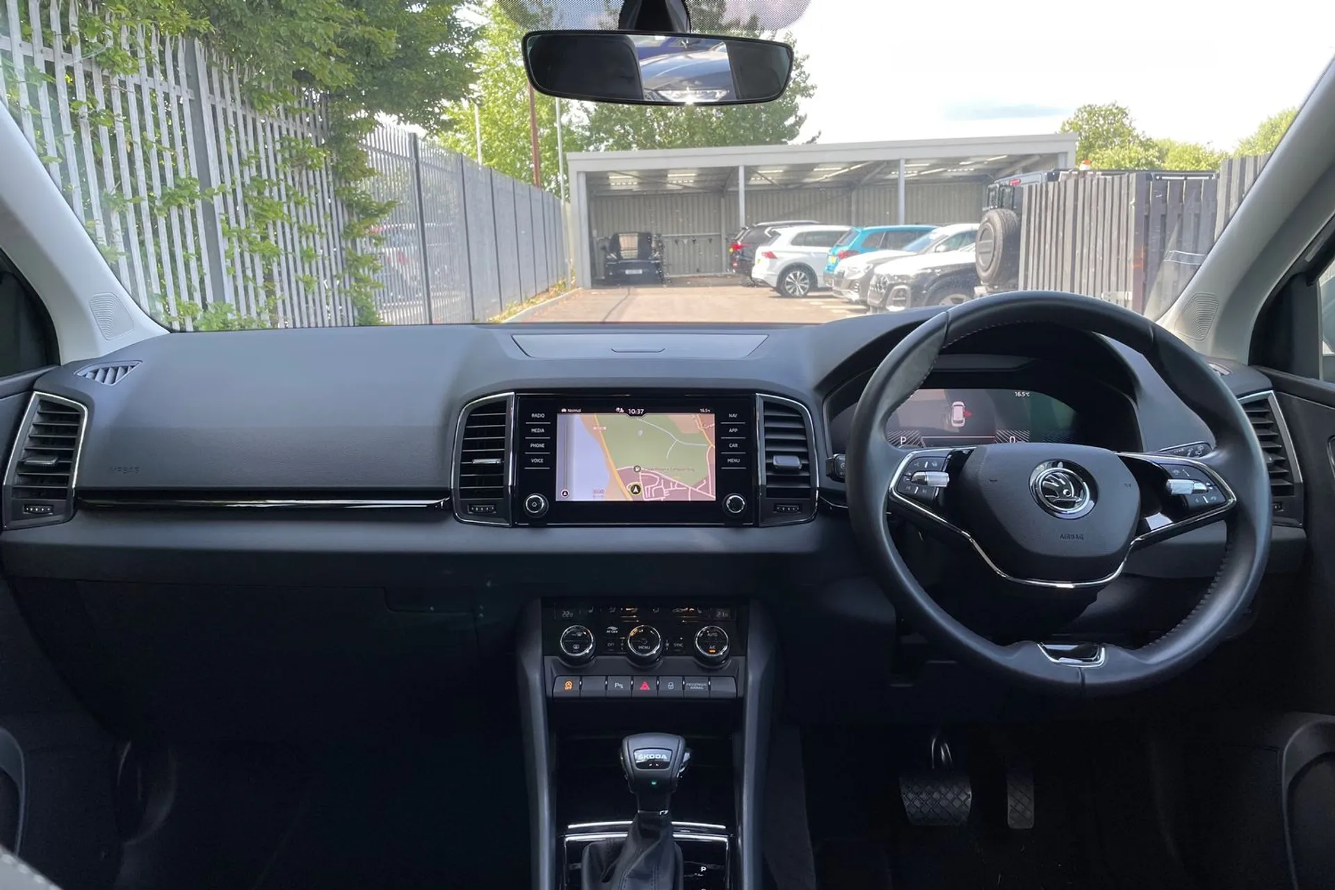 SKODA KAROQ thumbnail image number 3