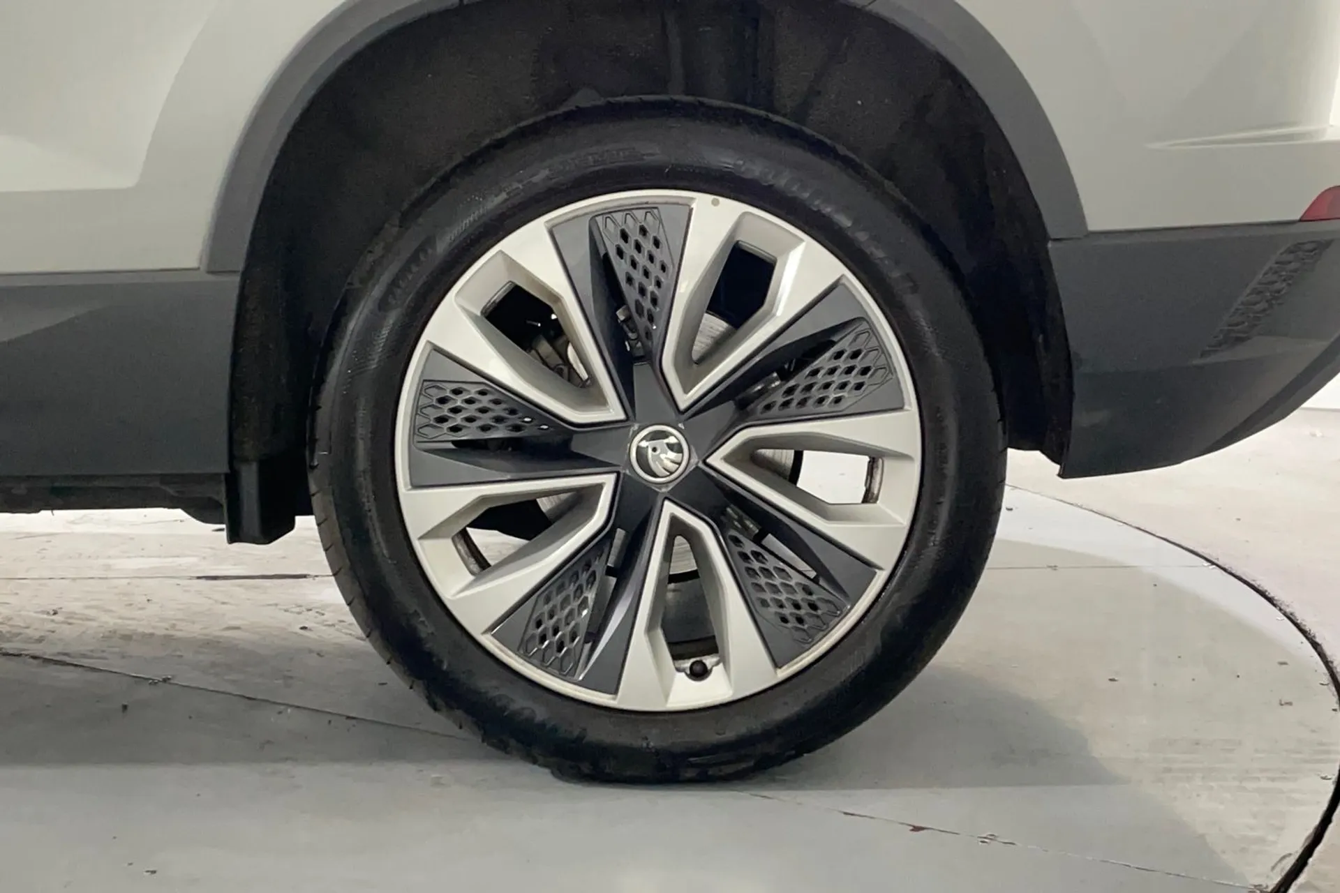 SKODA KAROQ thumbnail image number 13