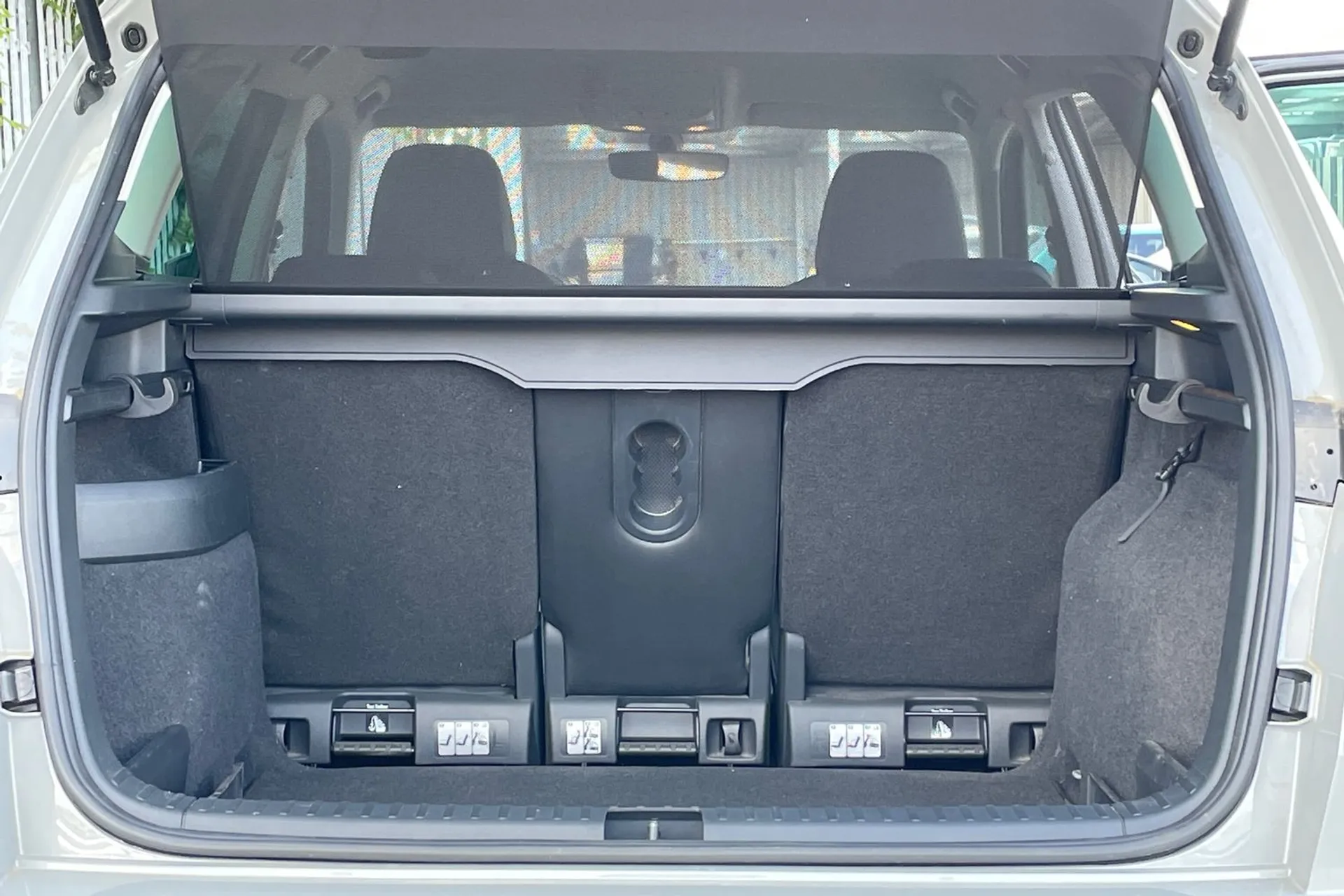 SKODA KAROQ thumbnail image number 19