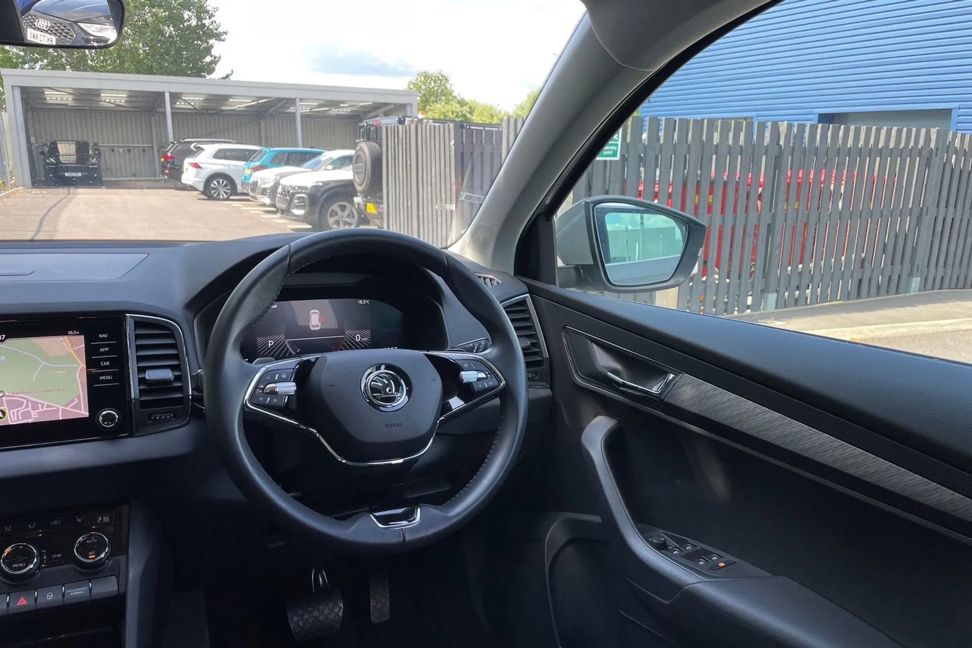 SKODA KAROQ thumbnail image number 33