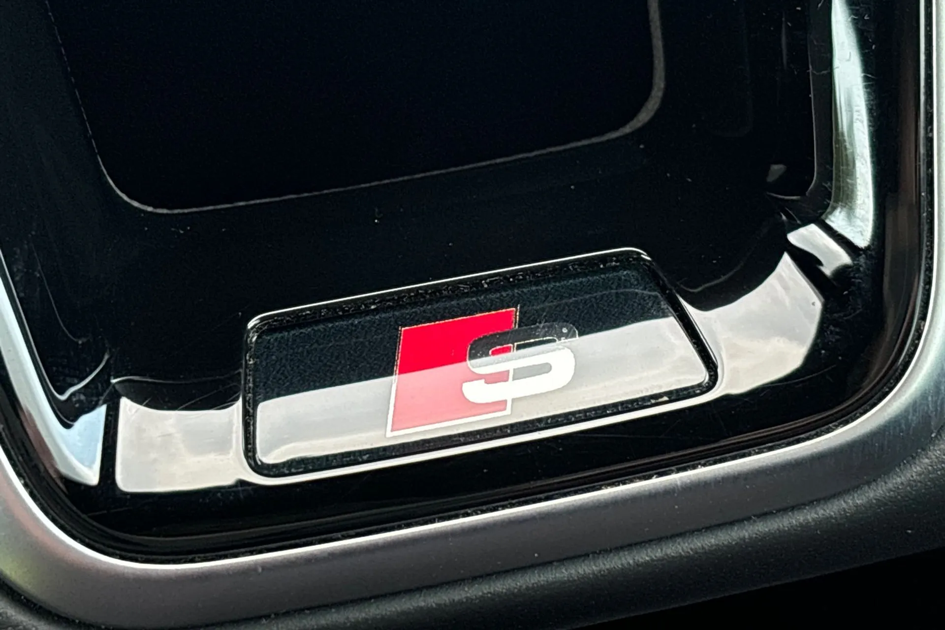 Audi e-tron thumbnail image number 48
