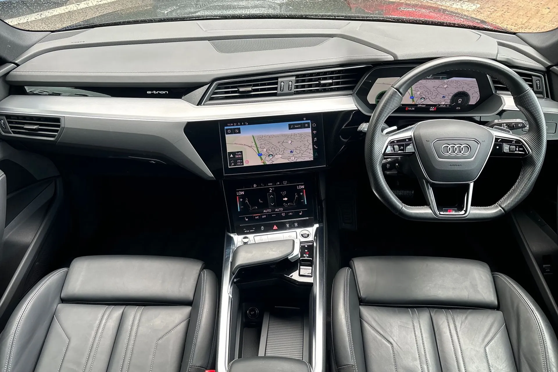 Audi e-tron thumbnail image number 32