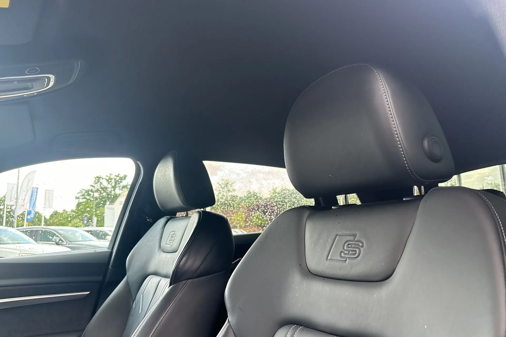 Audi e-tron thumbnail image number 29