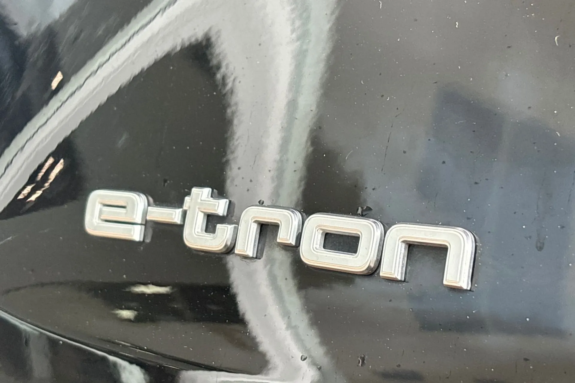 Audi e-tron thumbnail image number 50