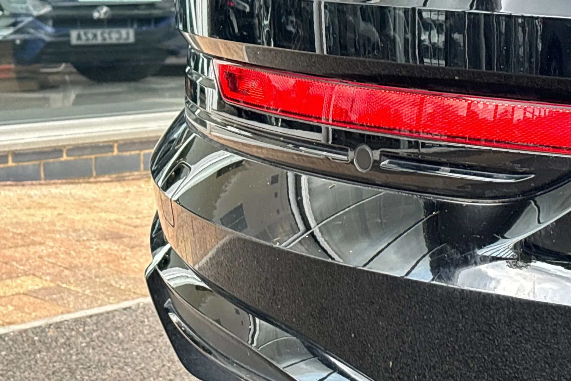 Audi e-tron thumbnail image number 17