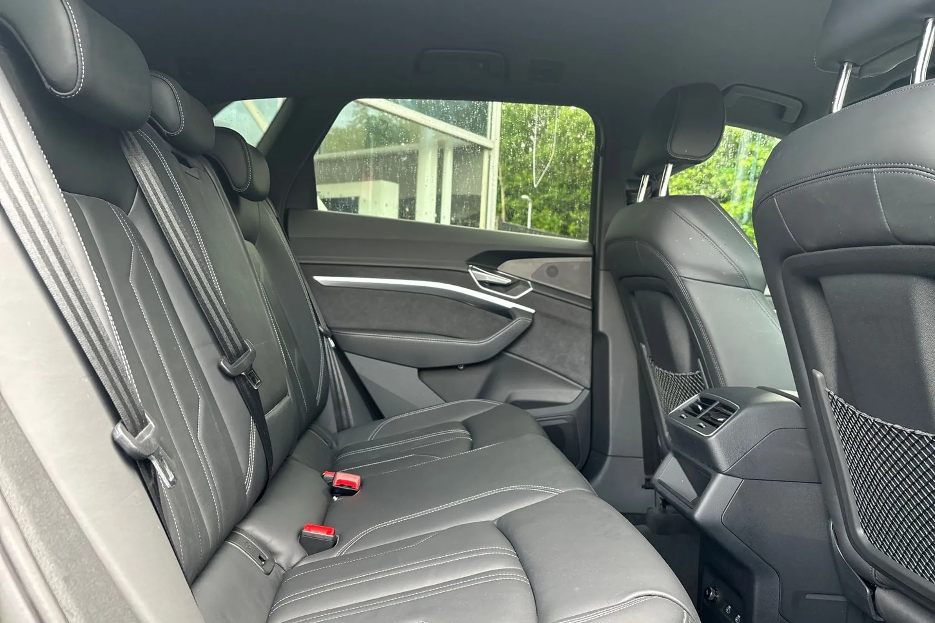 Audi e-tron thumbnail image number 22