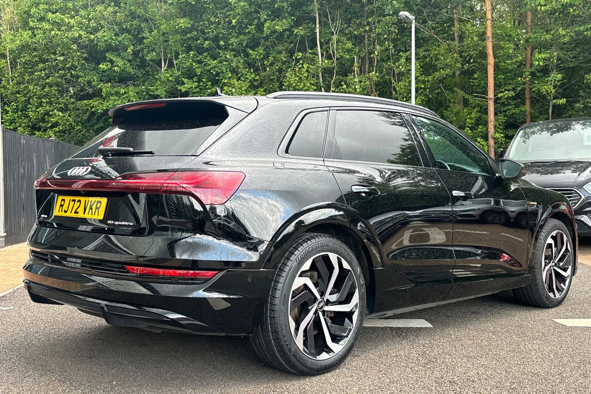 Audi e-tron thumbnail image number 7