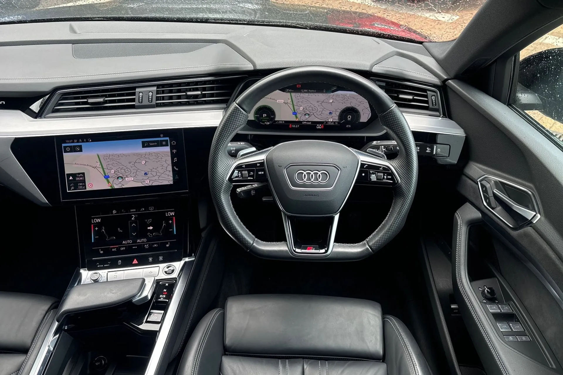 Audi e-tron thumbnail image number 35