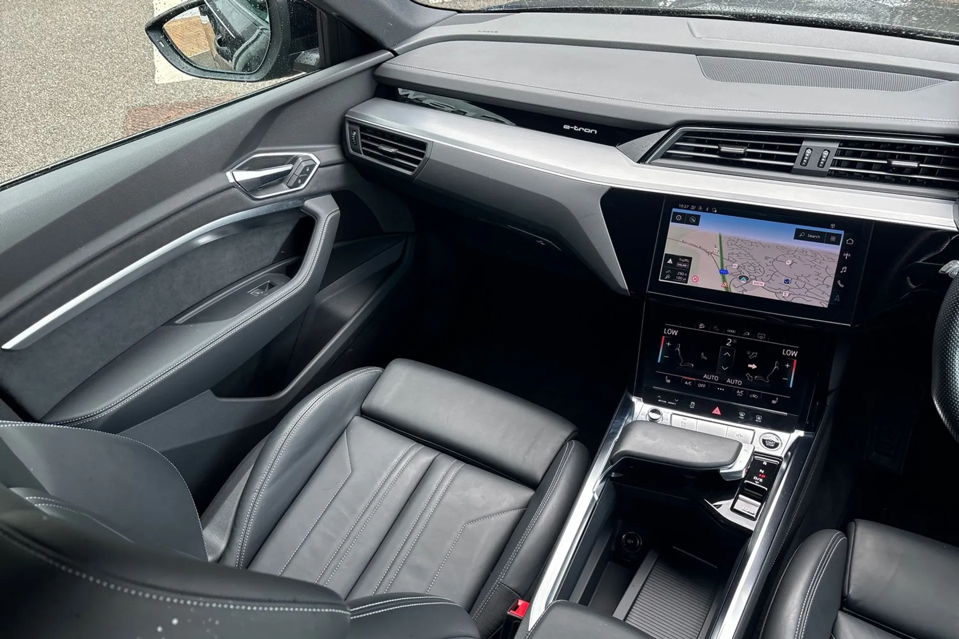 Audi e-tron thumbnail image number 33