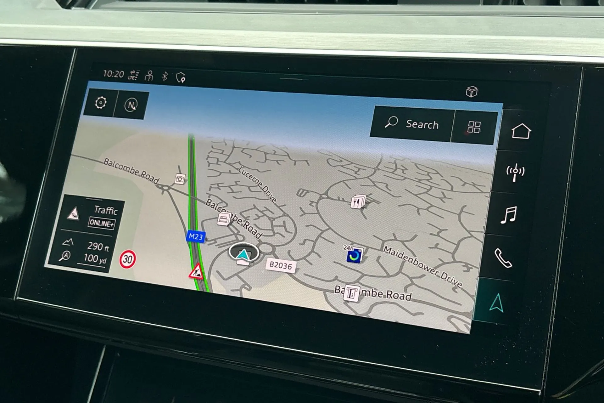 Audi e-tron thumbnail image number 4
