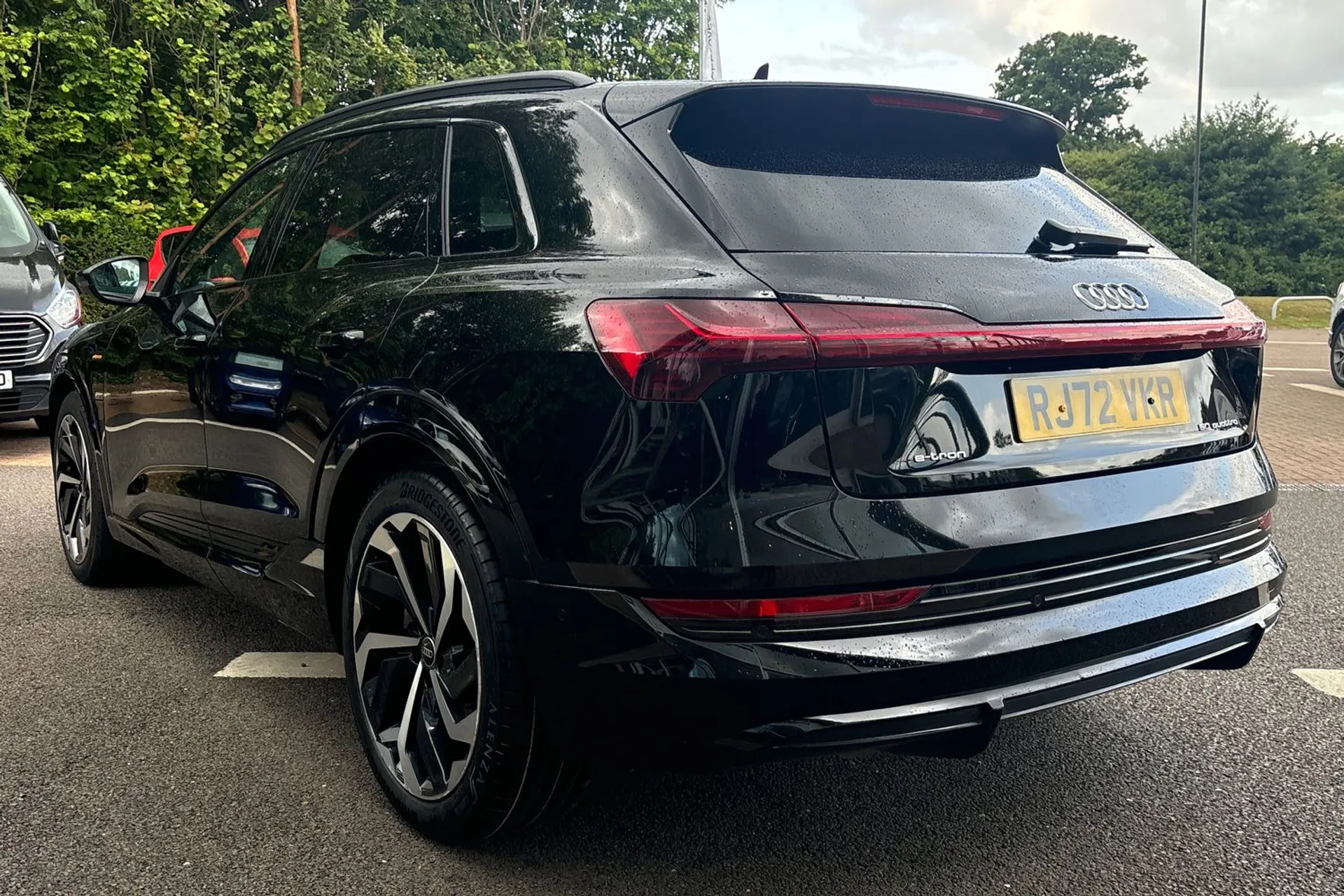 Audi e-tron thumbnail image number 9