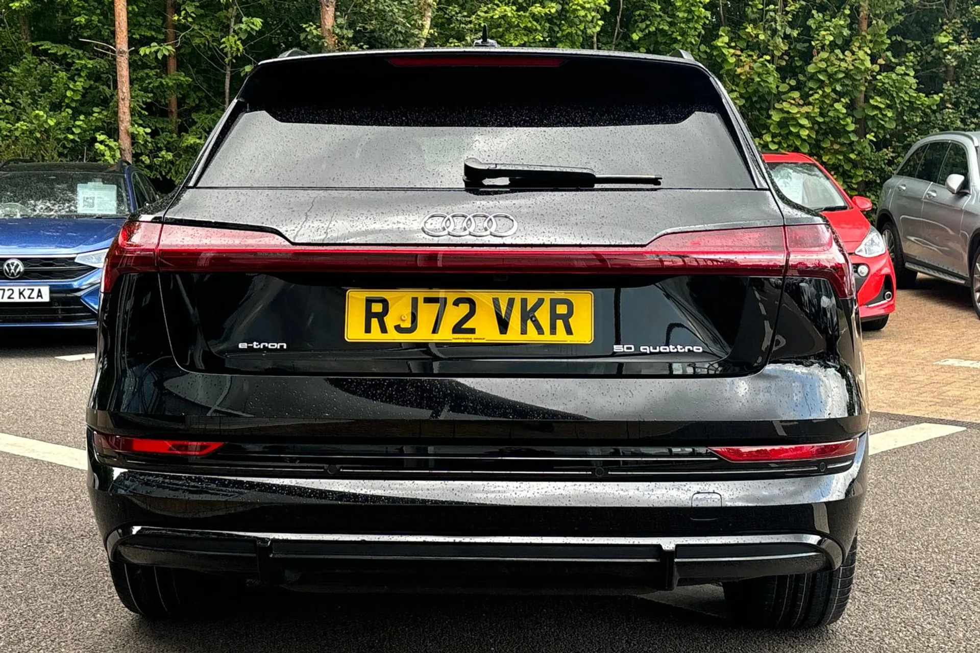 Audi e-tron thumbnail image number 8