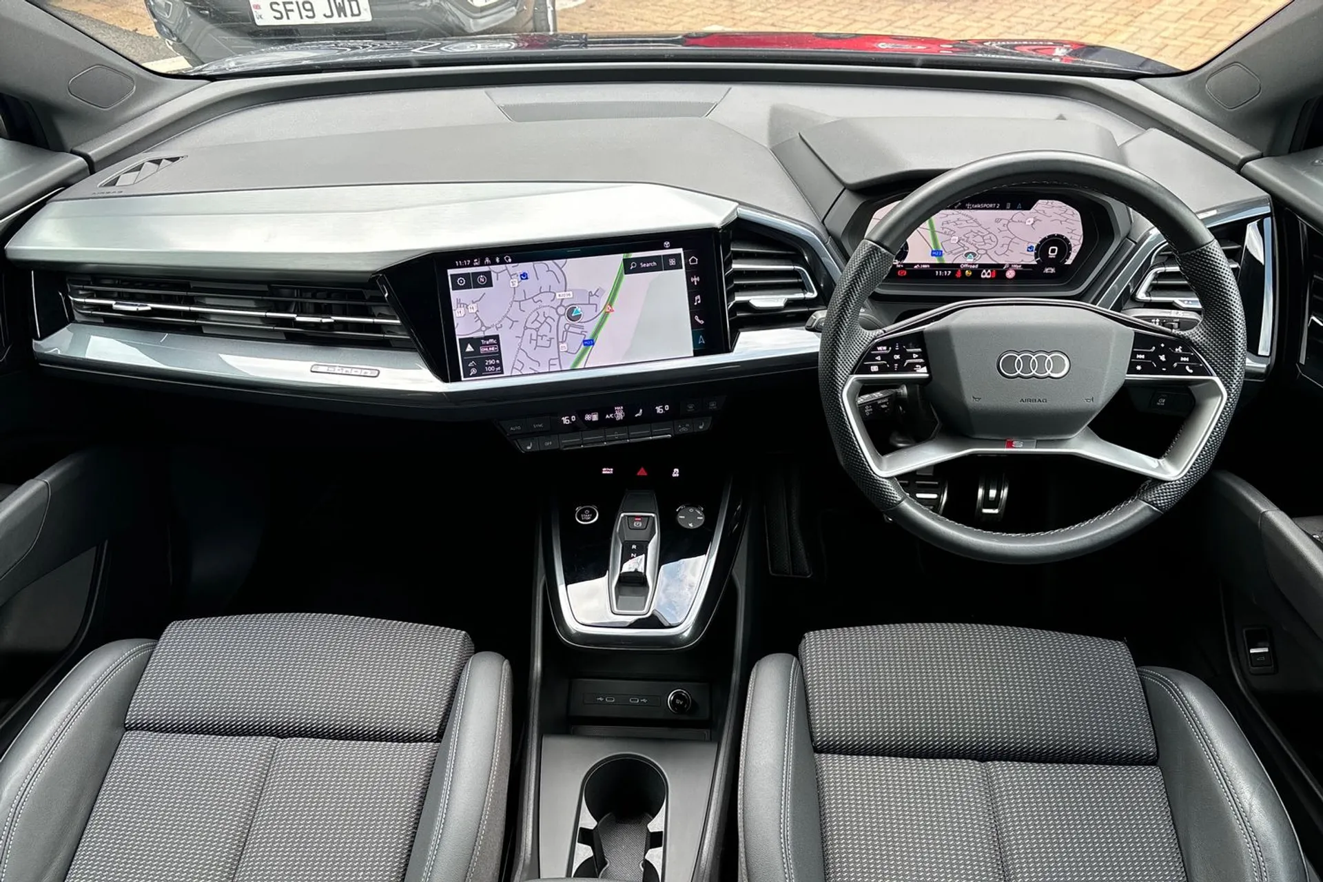 Audi Q4 thumbnail image number 31