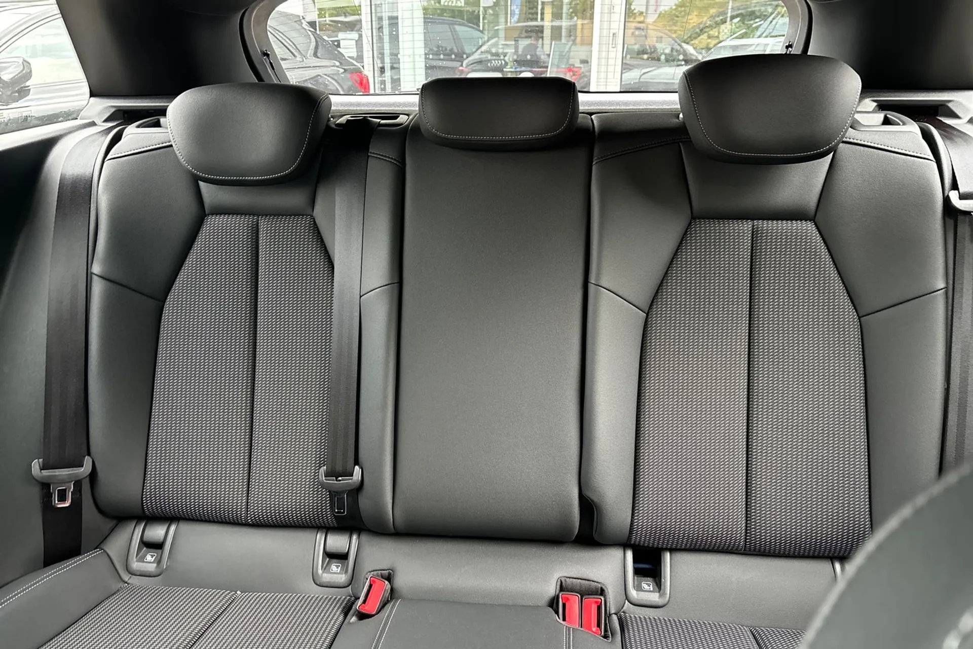 Audi Q4 thumbnail image number 30