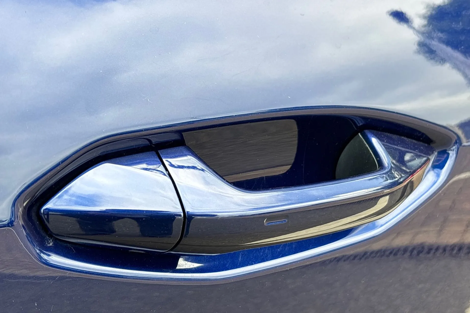 Audi Q4 thumbnail image number 15