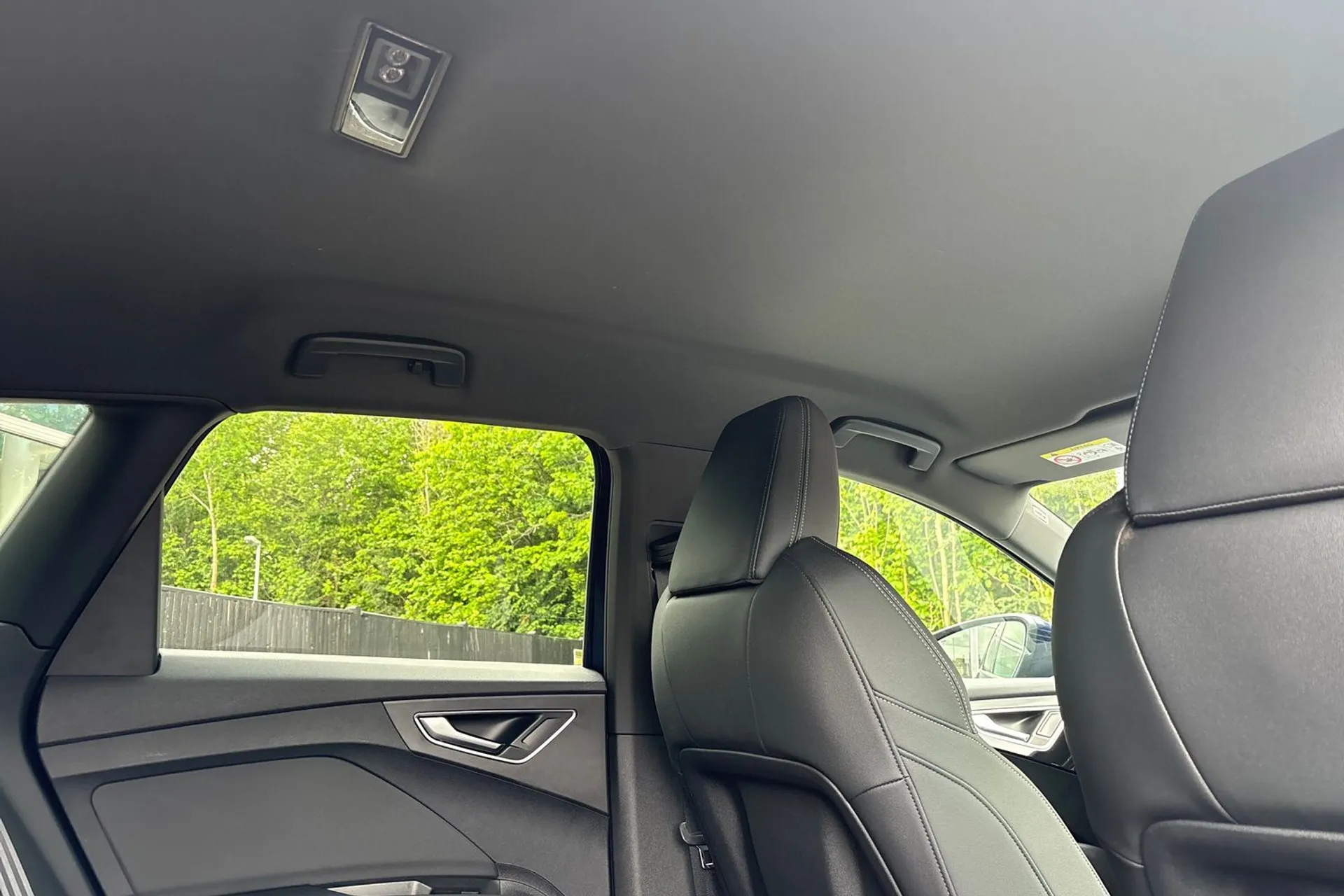 Audi Q4 thumbnail image number 22