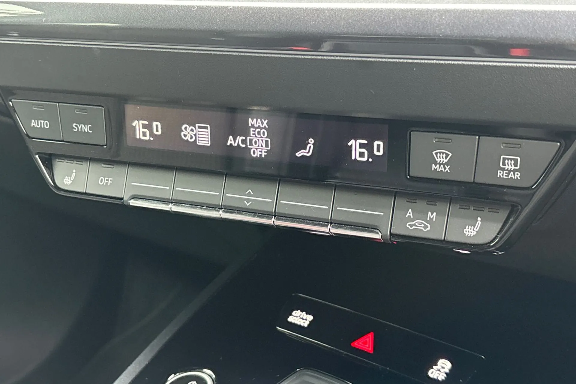 Audi Q4 thumbnail image number 39