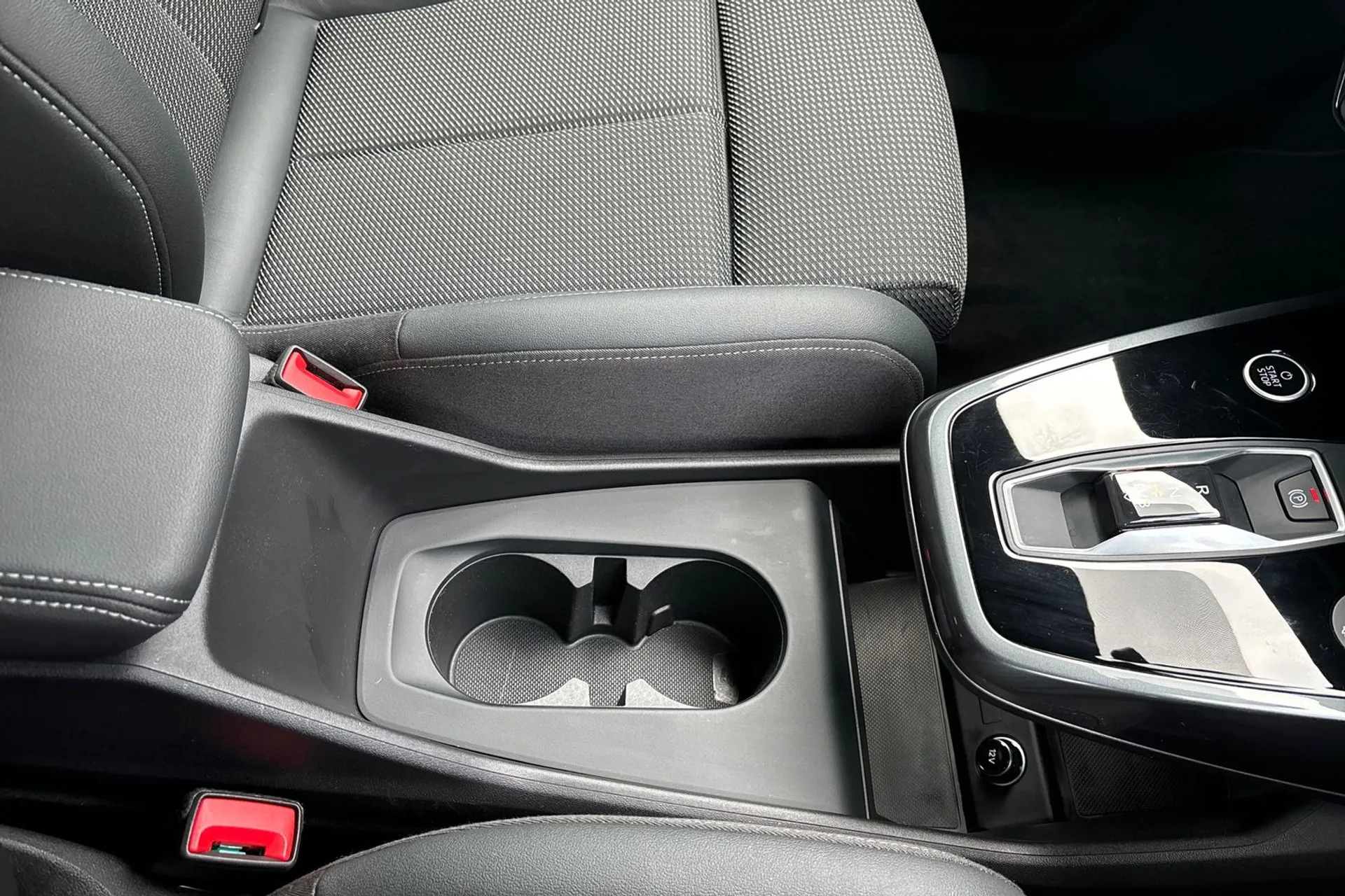 Audi Q4 thumbnail image number 43