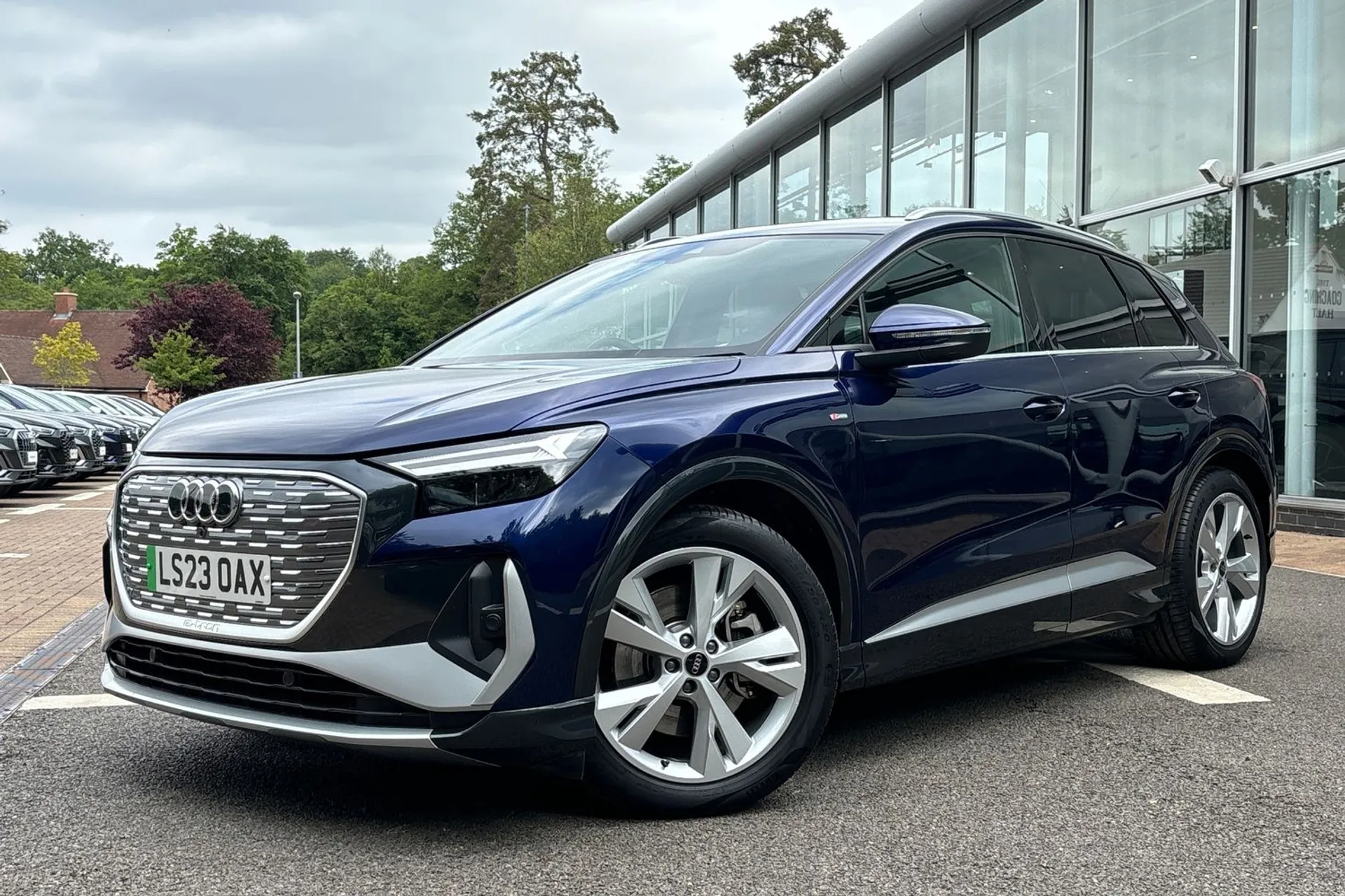 Audi Q4 thumbnail image number 10