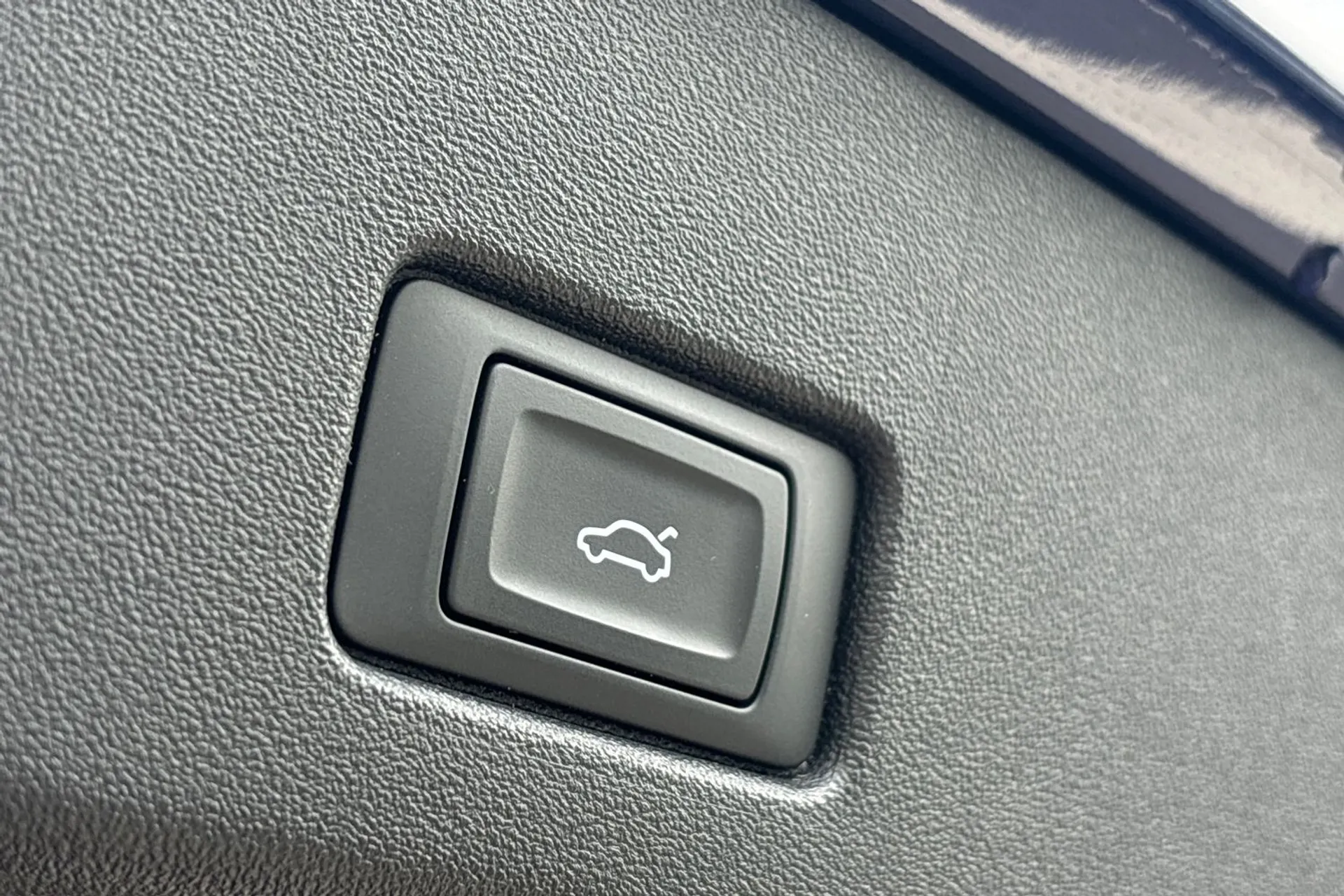 Audi Q4 thumbnail image number 19