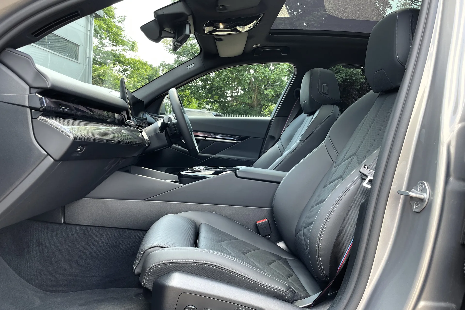 BMW I5 thumbnail image number 36