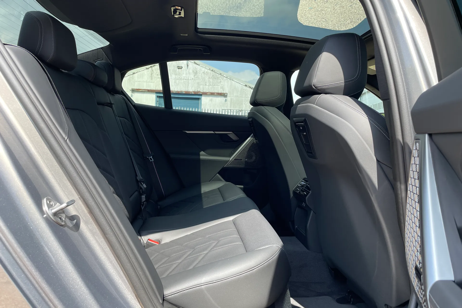 BMW I5 thumbnail image number 28
