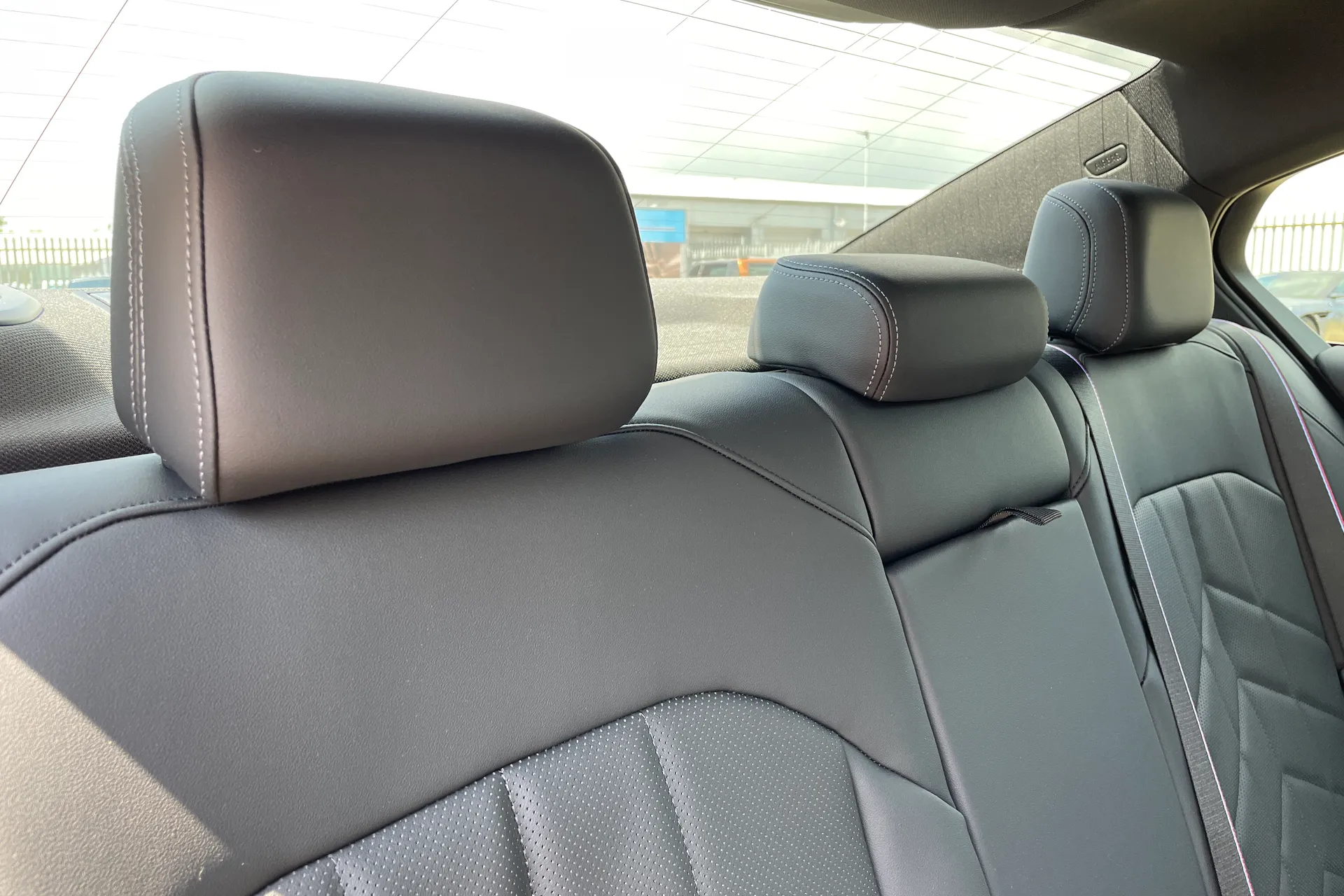 BMW I5 thumbnail image number 31