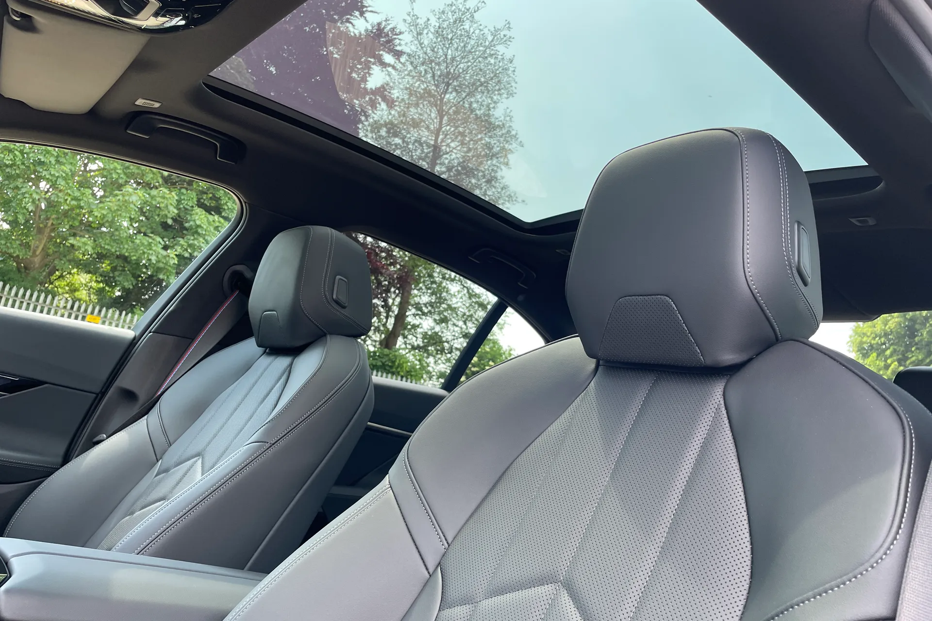 BMW I5 thumbnail image number 4