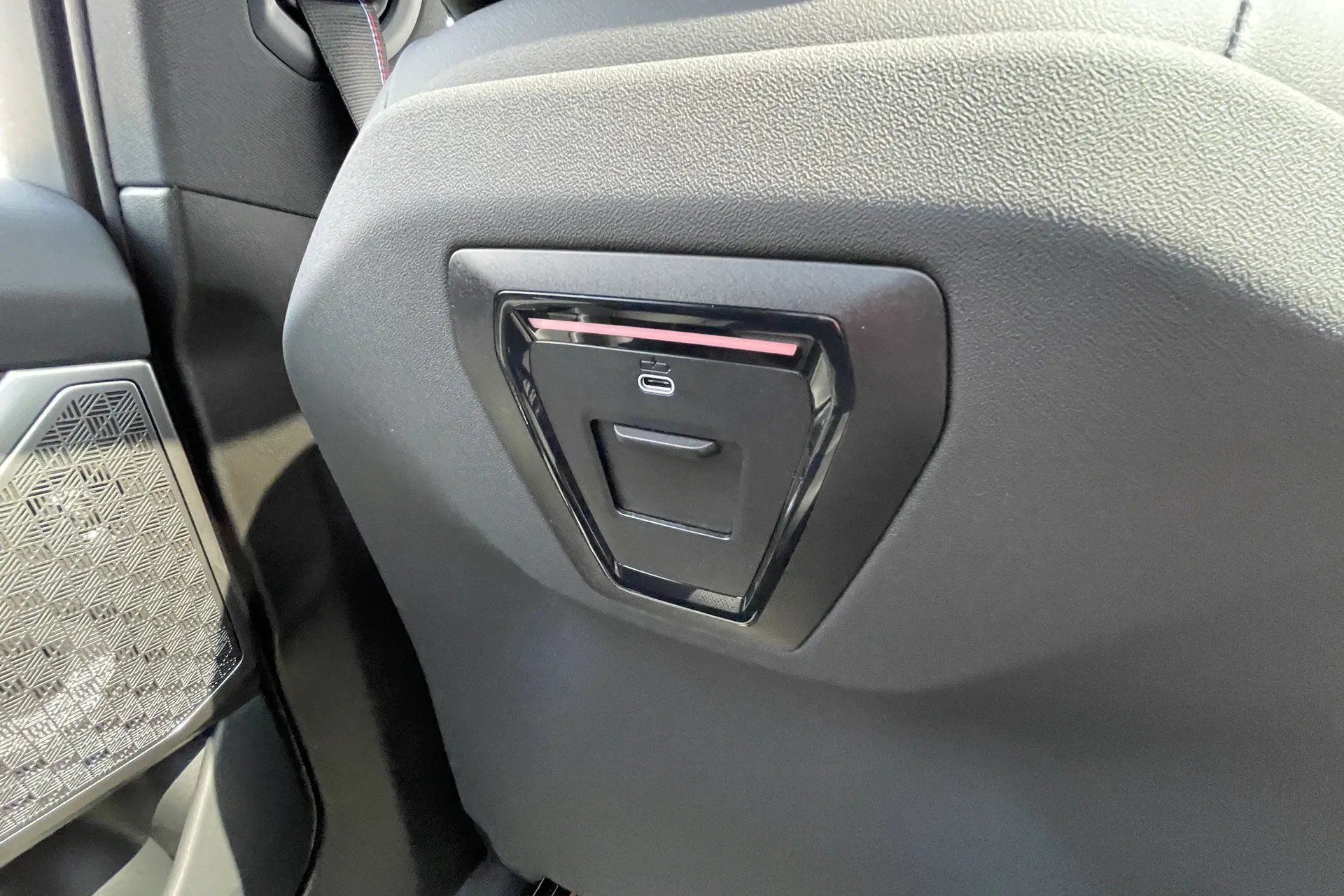BMW I5 thumbnail image number 40