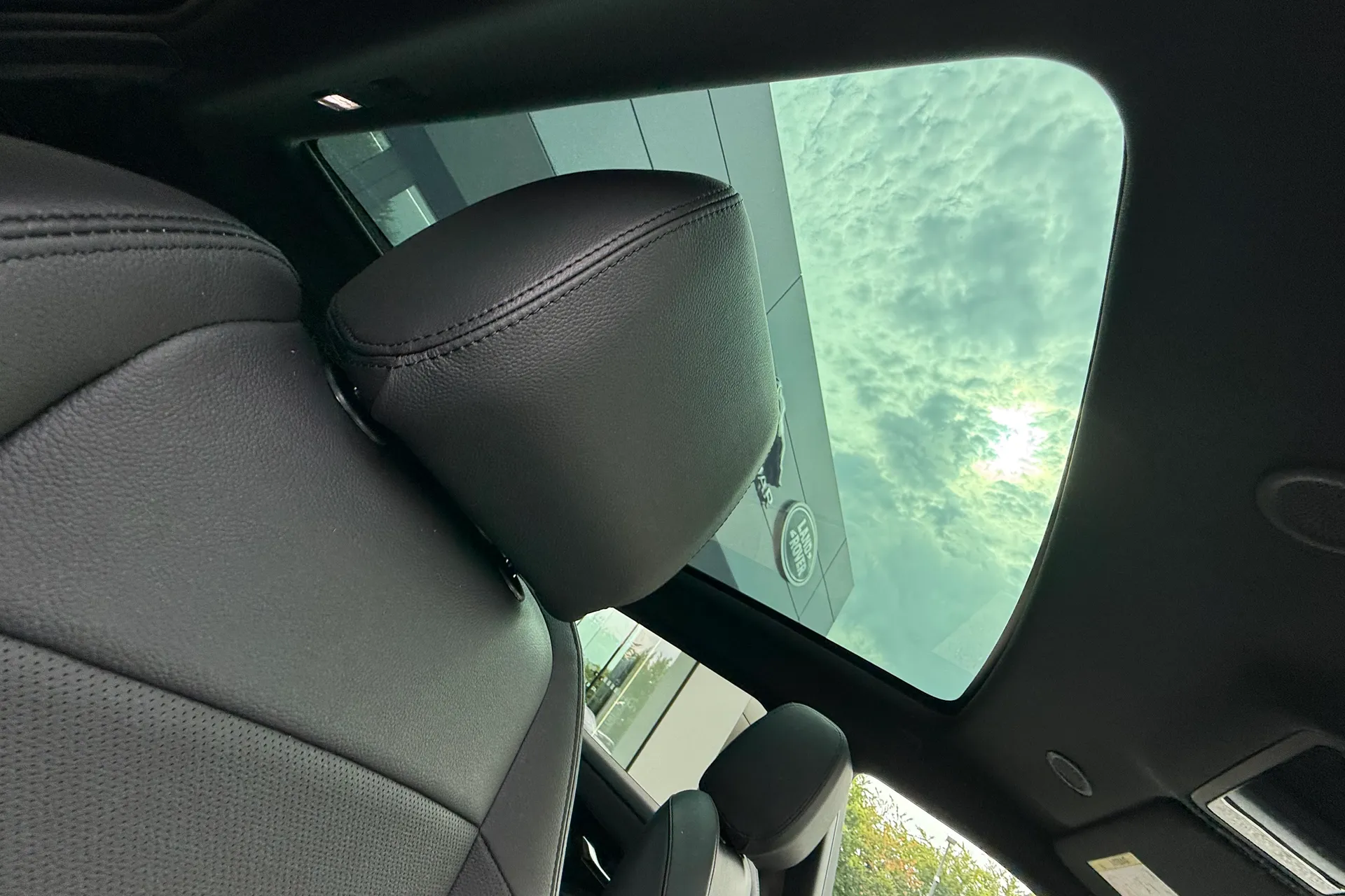 LAND ROVER RANGE ROVER EVOQUE thumbnail image number 36